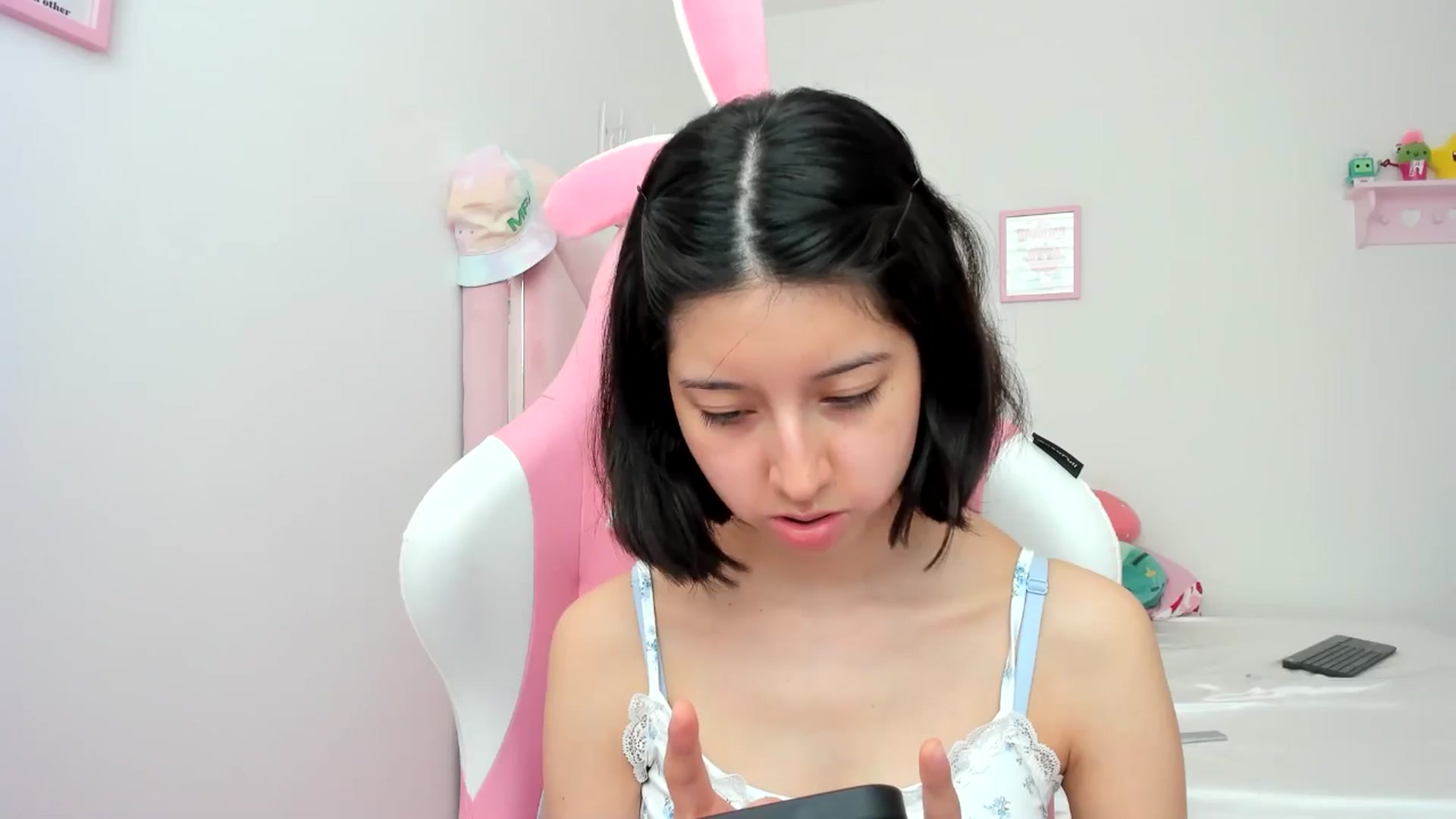 Gallery image thumbnail from Cherrycute666's myfreecams stream on, 07/07/2024, 20:35 image 10 of 20