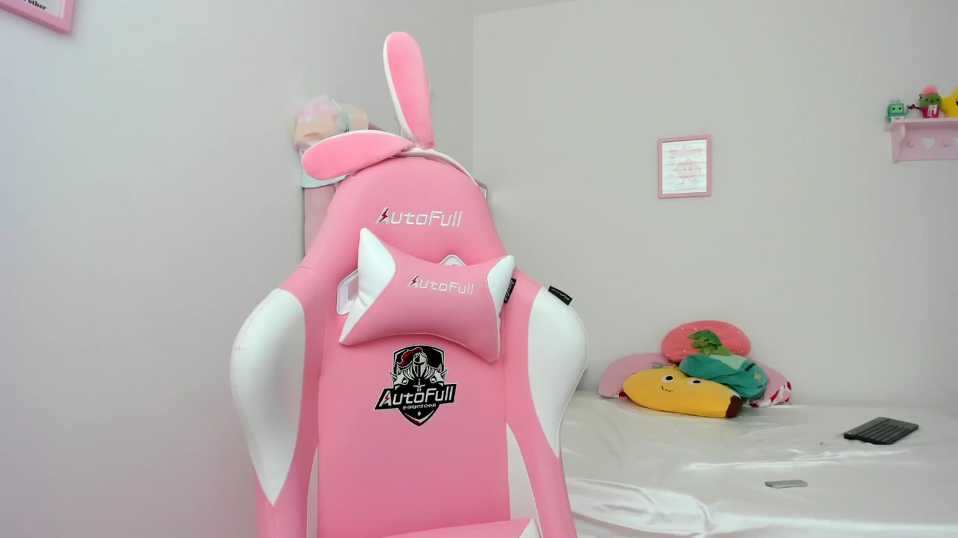 Gallery image thumbnail from Cherrycute666's myfreecams stream on, 07/07/2024, 20:35 image 13 of 20