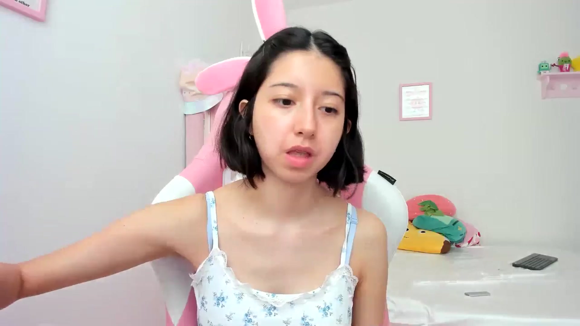 Gallery image thumbnail from Cherrycute666's myfreecams stream on, 07/07/2024, 20:35 image 4 of 20