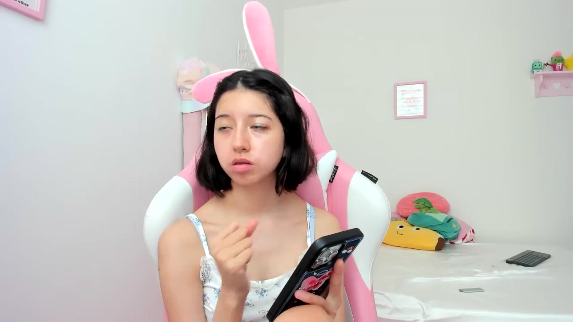 Gallery image thumbnail from Cherrycute666's myfreecams stream on, 07/07/2024, 20:35 image 7 of 20