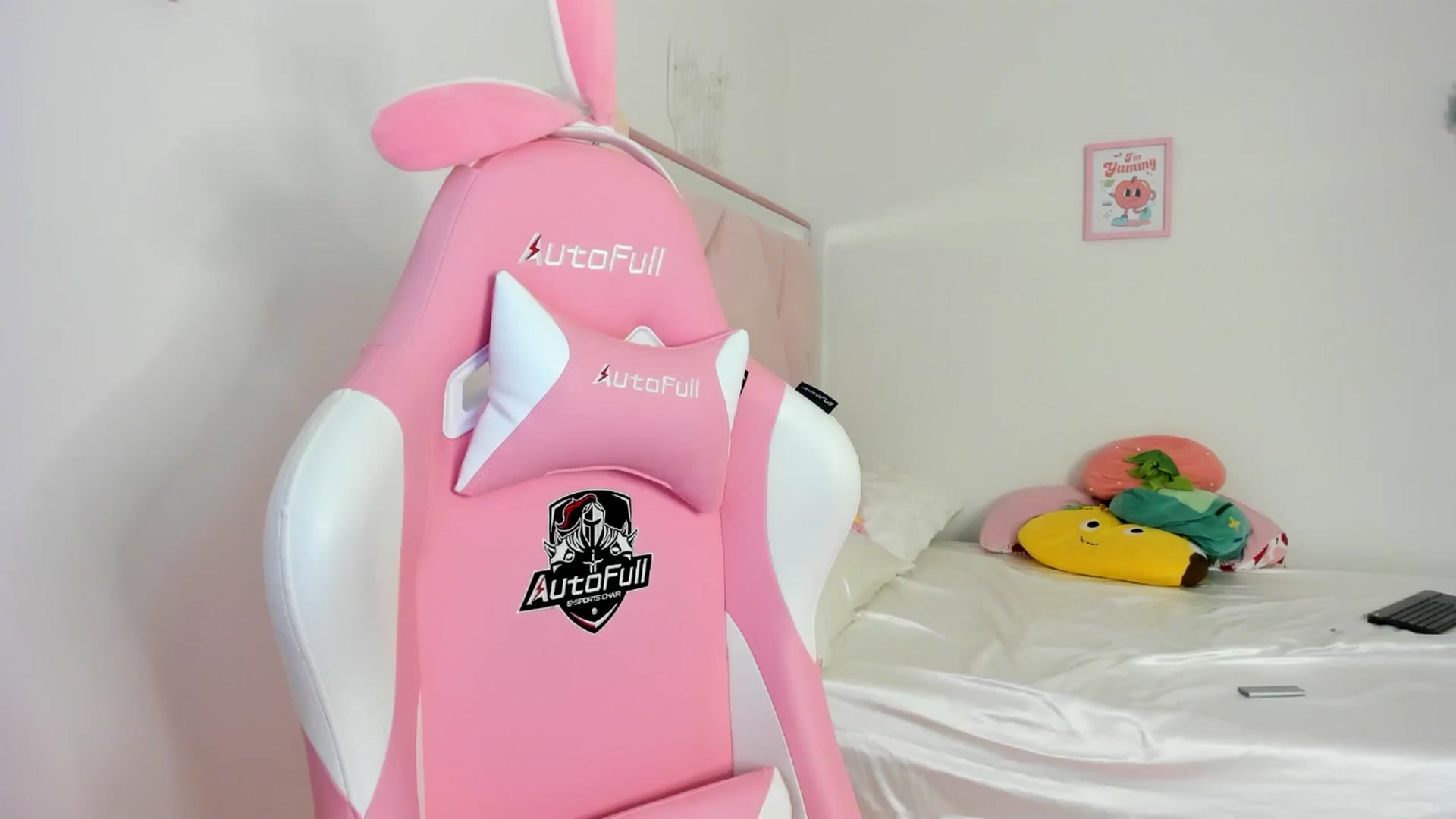 Gallery image thumbnail from Cherrycute666's myfreecams stream on, 07/08/2024, 24:01 image 19 of 20