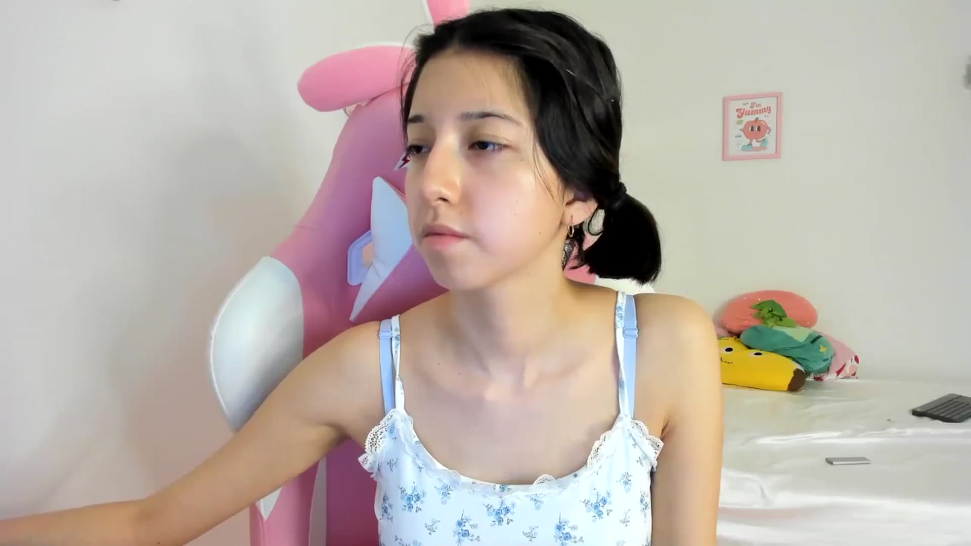 Gallery image thumbnail from Cherrycute666's myfreecams stream on, 07/08/2024, 24:01 image 7 of 20