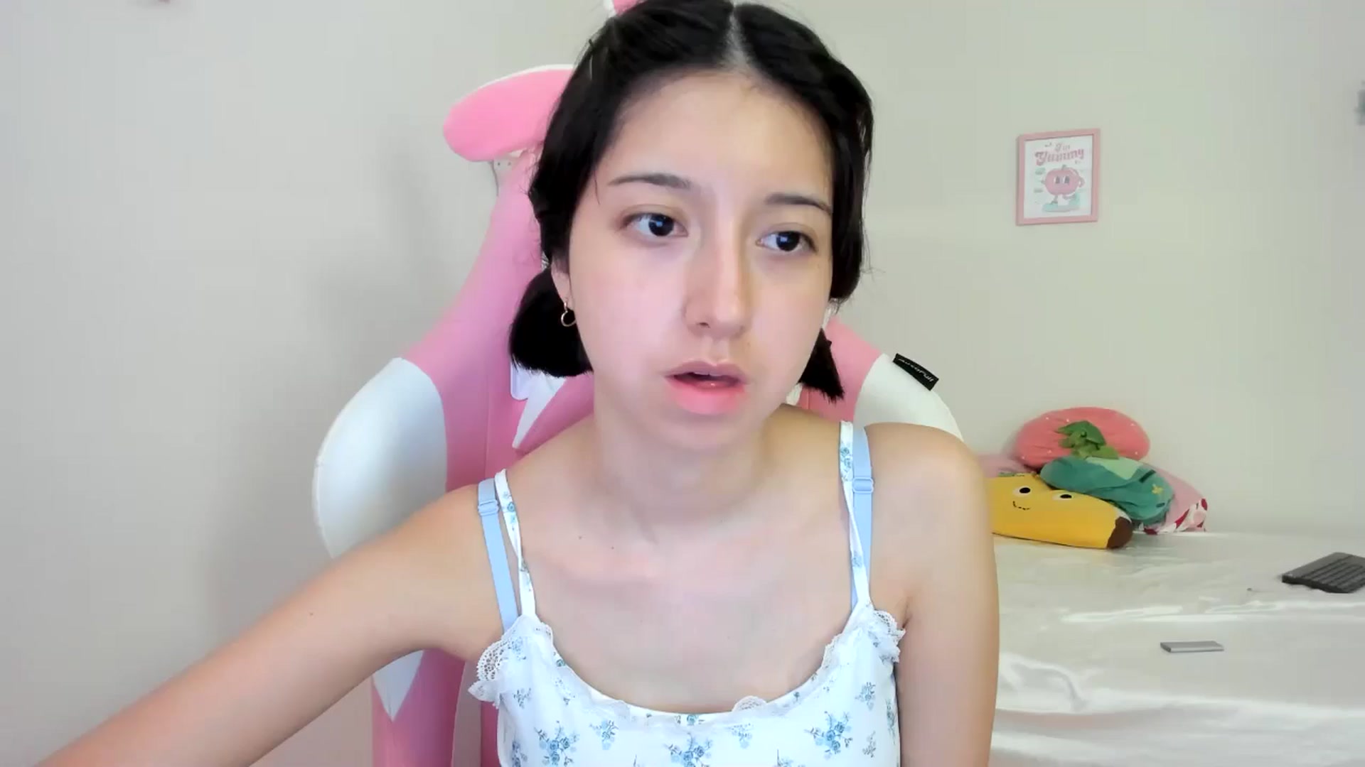 Gallery image thumbnail from Cherrycute666's myfreecams stream on, 07/08/2024, 24:01 image 1 of 20