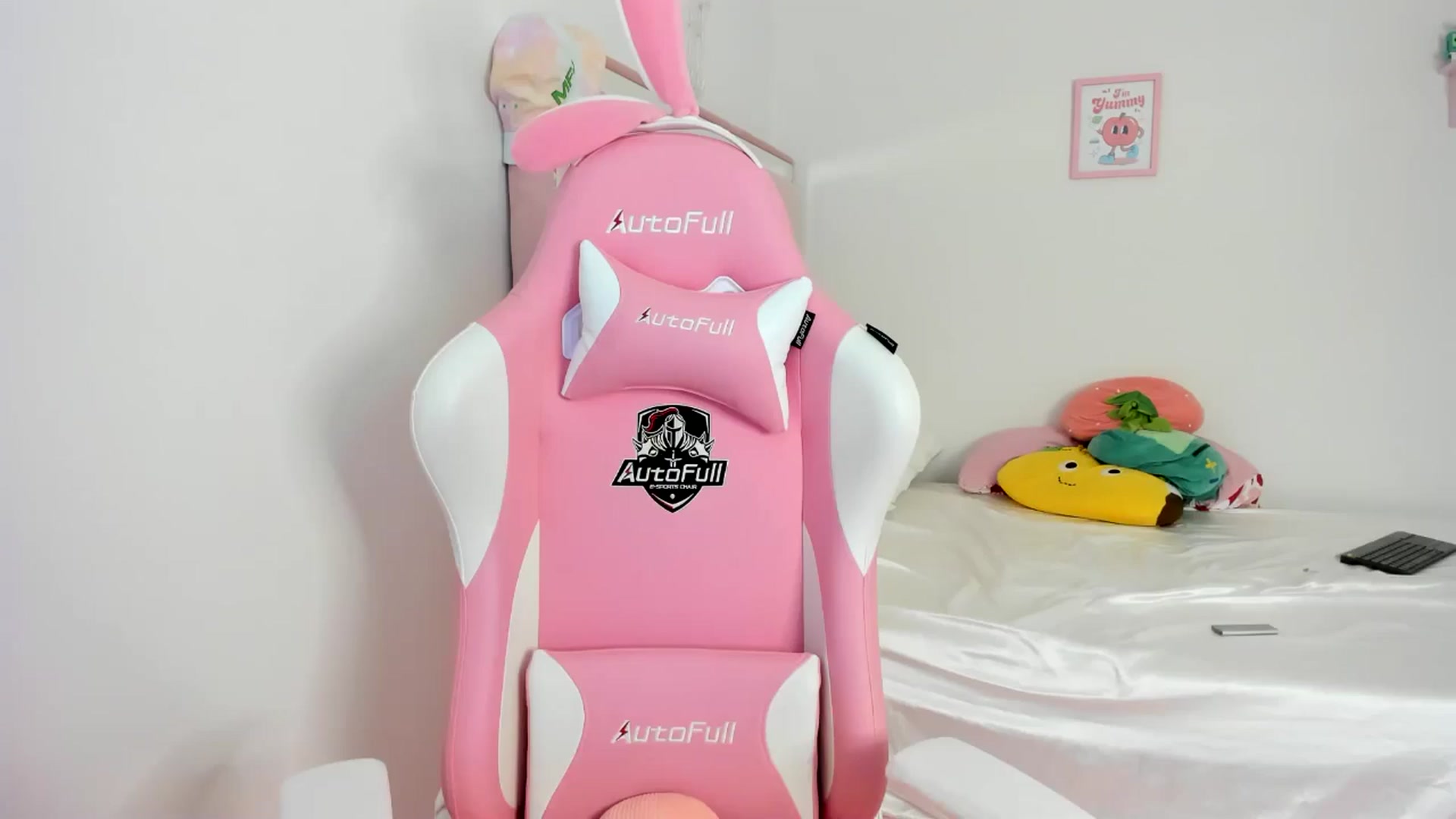 Gallery image thumbnail from Cherrycute666's myfreecams stream on, 07/08/2024, 01:49 image 1 of 20