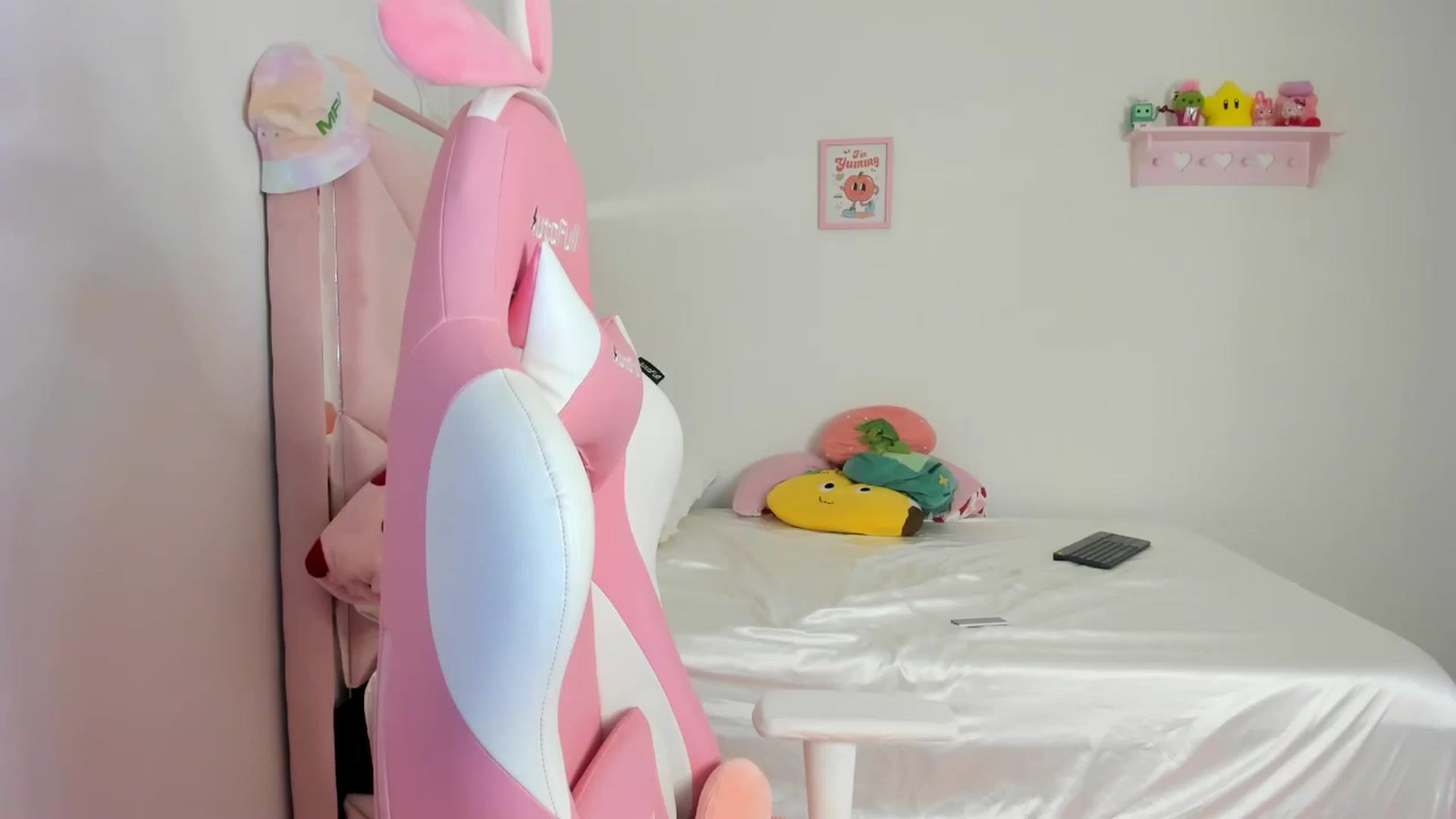 Gallery image thumbnail from Cherrycute666's myfreecams stream on, 07/08/2024, 04:16 image 11 of 20