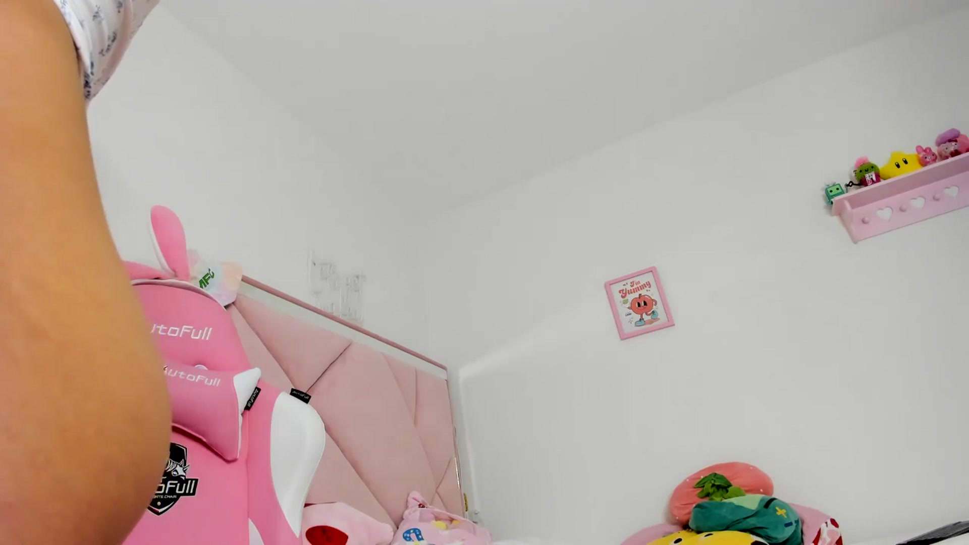 Gallery image thumbnail from Cherrycute666's myfreecams stream on, 07/08/2024, 04:16 image 6 of 20