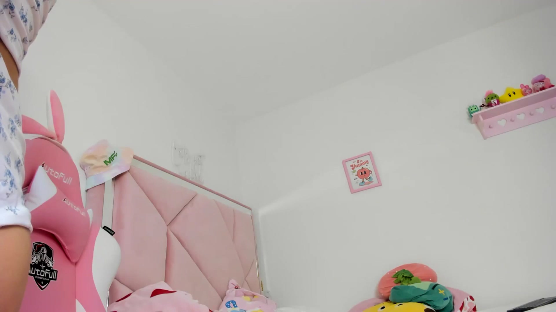 Gallery image thumbnail from Cherrycute666's myfreecams stream on, 07/08/2024, 04:16 image 8 of 20
