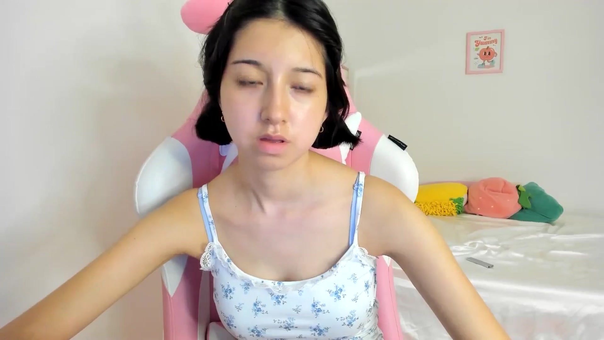 Gallery image thumbnail from Cherrycute666's myfreecams stream on, 07/08/2024, 06:17 image 14 of 20