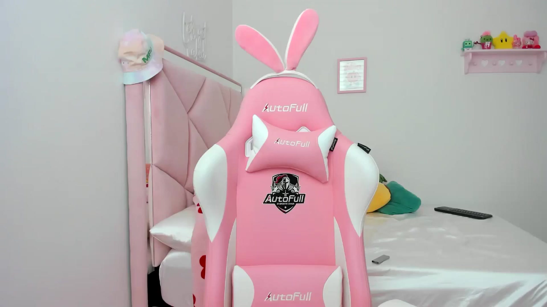 Gallery image thumbnail from Cherrycute666's myfreecams stream on, 07/08/2024, 18:51 image 14 of 20