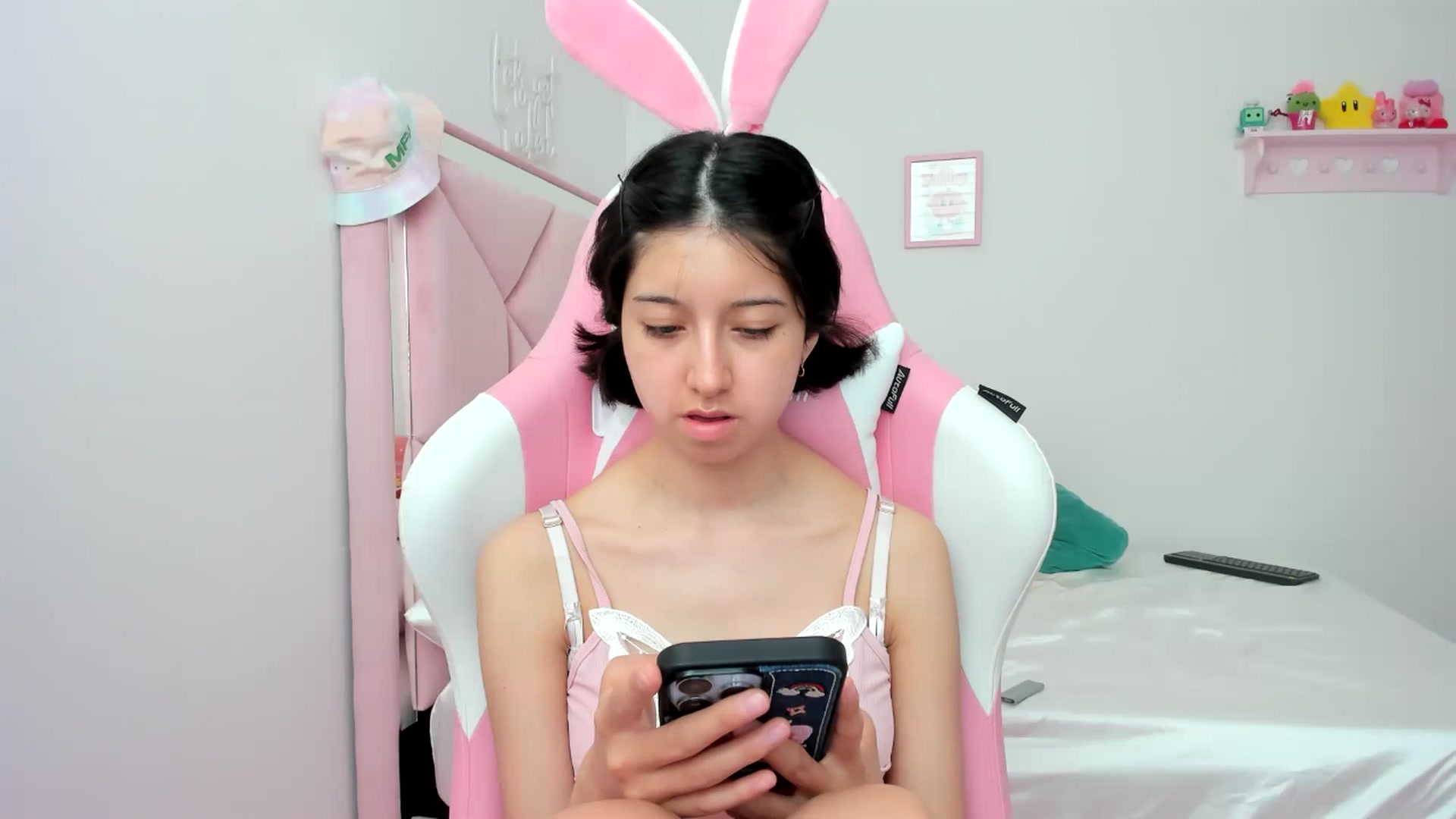 Gallery image thumbnail from Cherrycute666's myfreecams stream on, 07/08/2024, 18:51 image 13 of 20