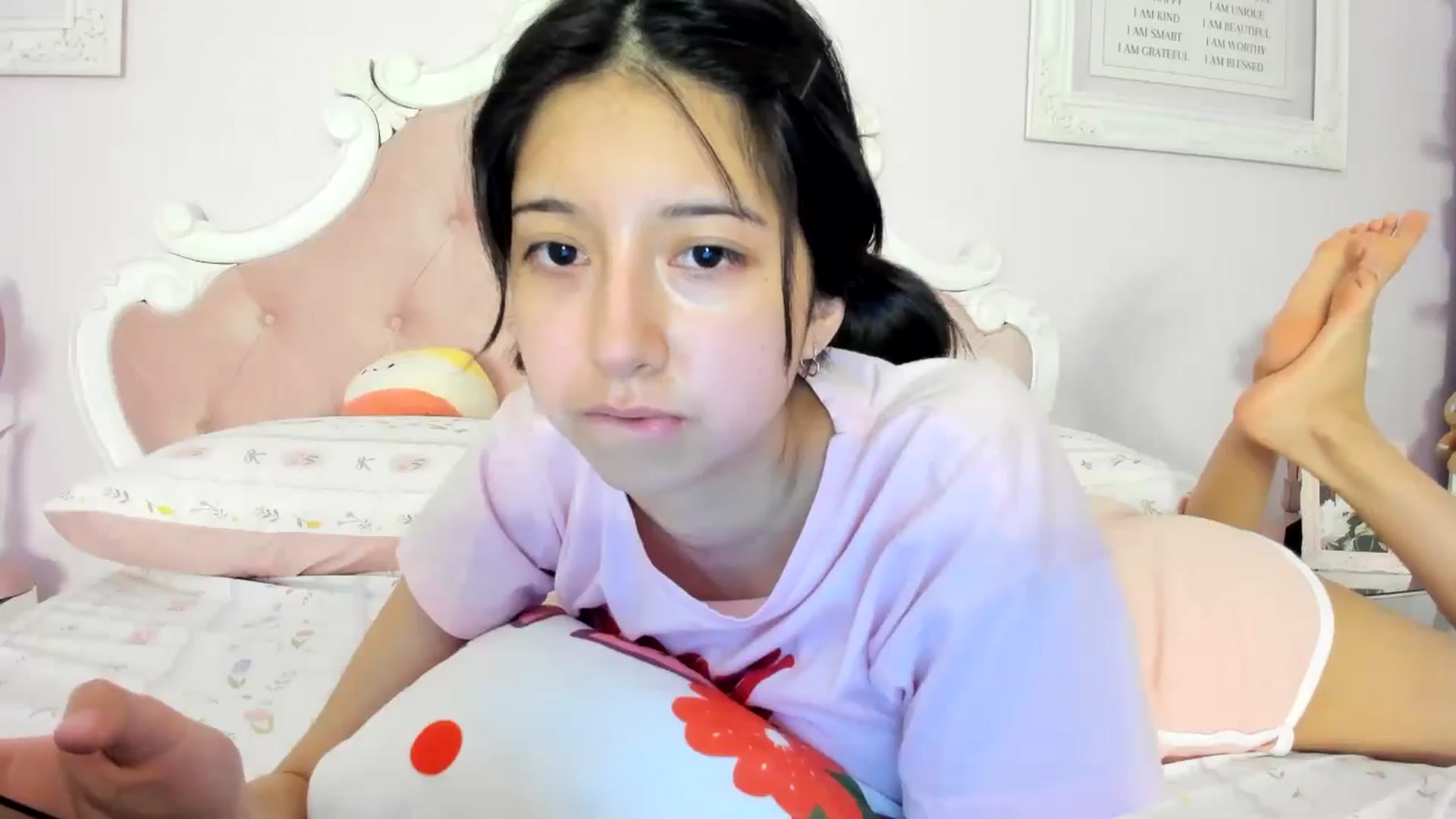 Gallery image thumbnail from Cherrycute666's myfreecams stream on, 07/10/2024, 06:32 image 5 of 20