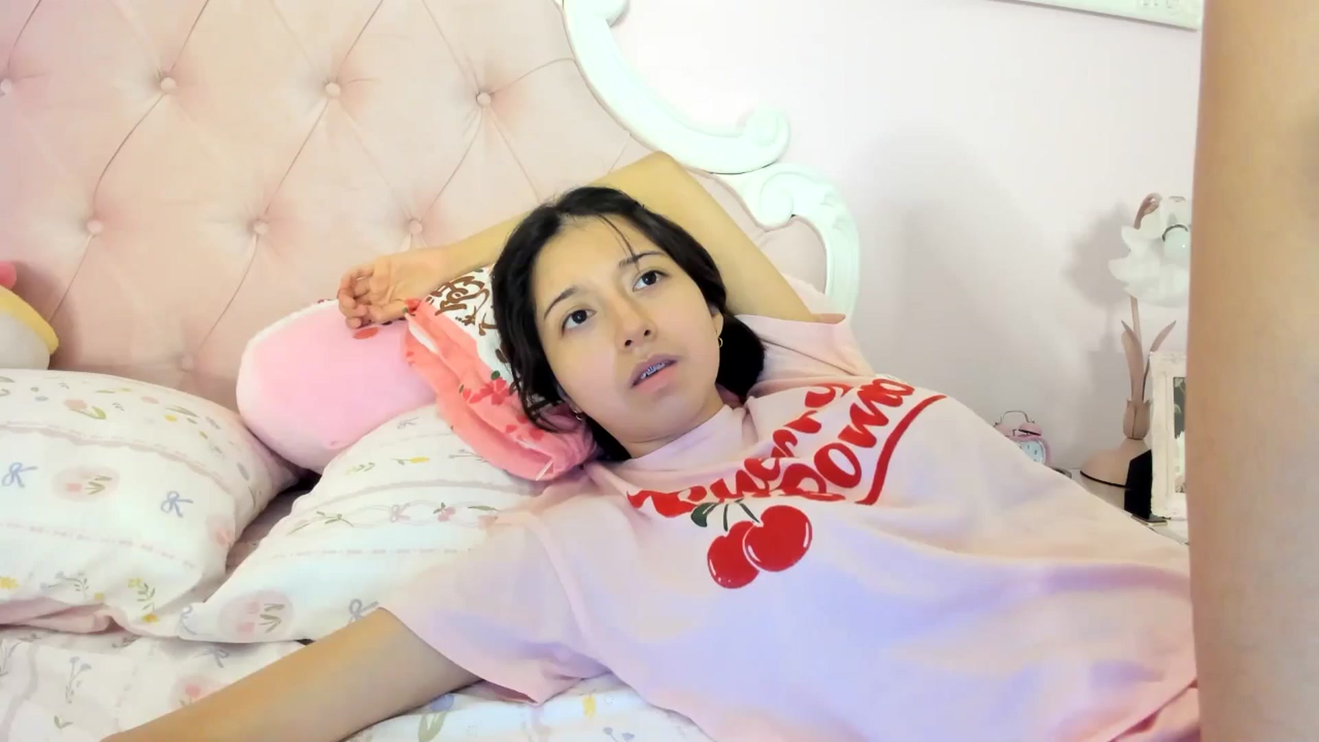 Gallery image thumbnail from Cherrycute666's myfreecams stream on, 07/10/2024, 06:32 image 9 of 20