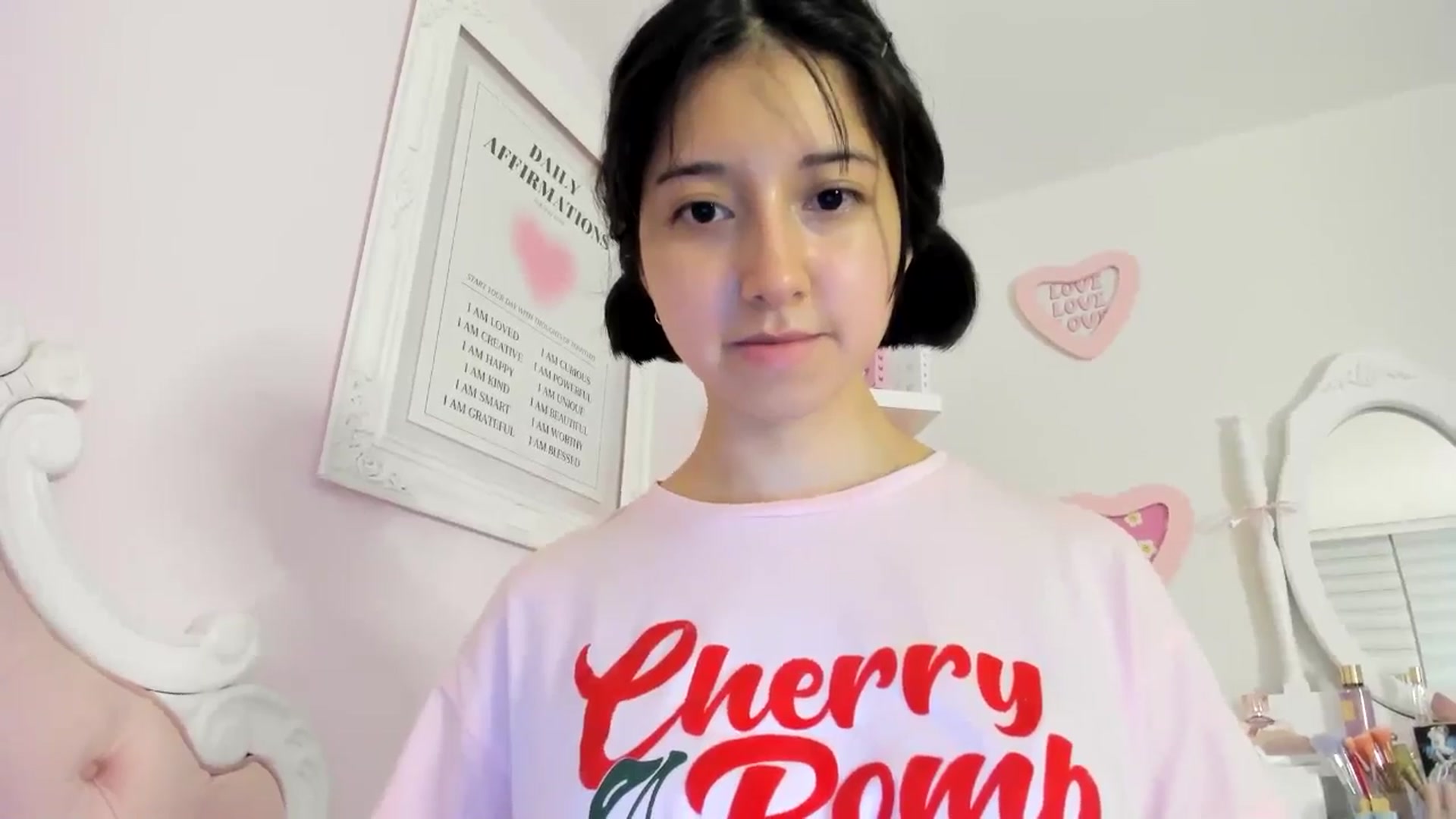 Gallery image thumbnail from Cherrycute666's myfreecams stream on, 07/10/2024, 07:18 image 15 of 20