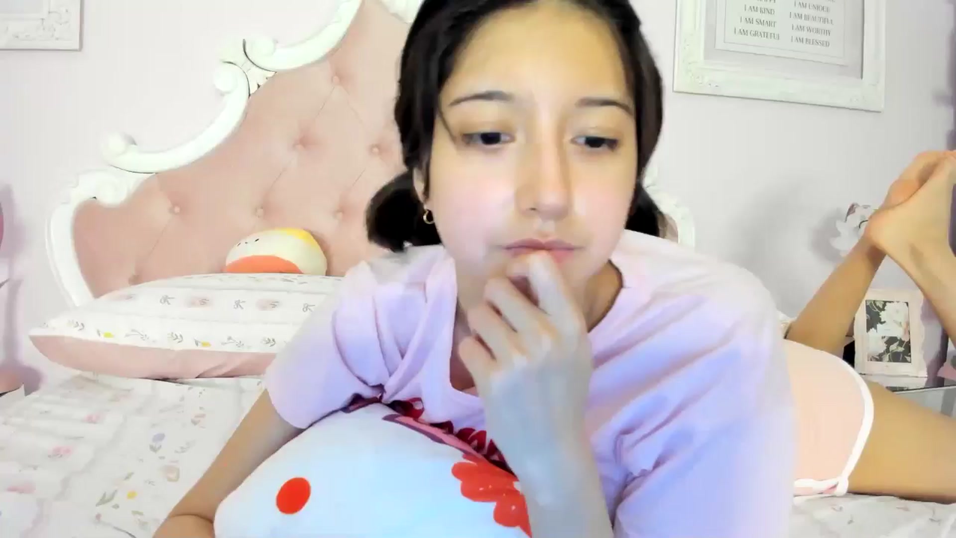 Gallery image thumbnail from Cherrycute666's myfreecams stream on, 07/10/2024, 07:18 image 1 of 20