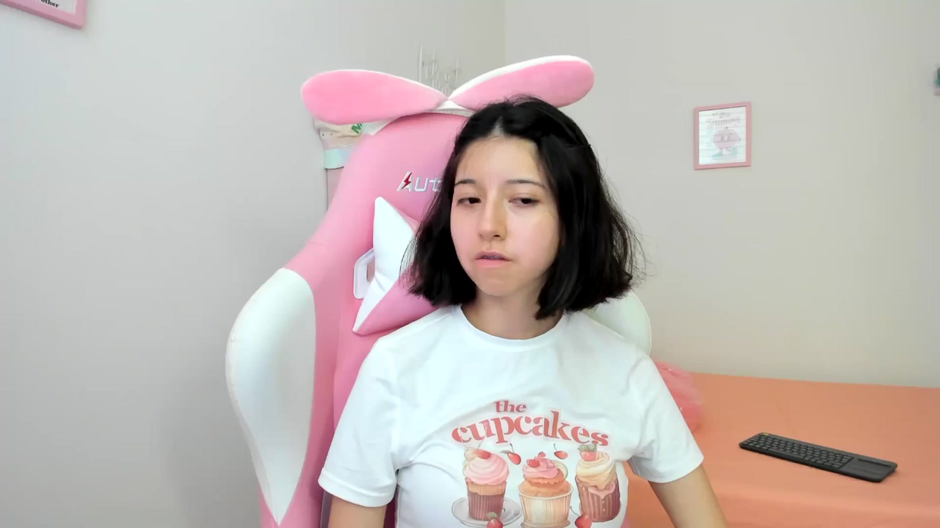 Gallery image thumbnail from Cherrycute666's myfreecams stream on, 07/10/2024, 23:21 image 11 of 20