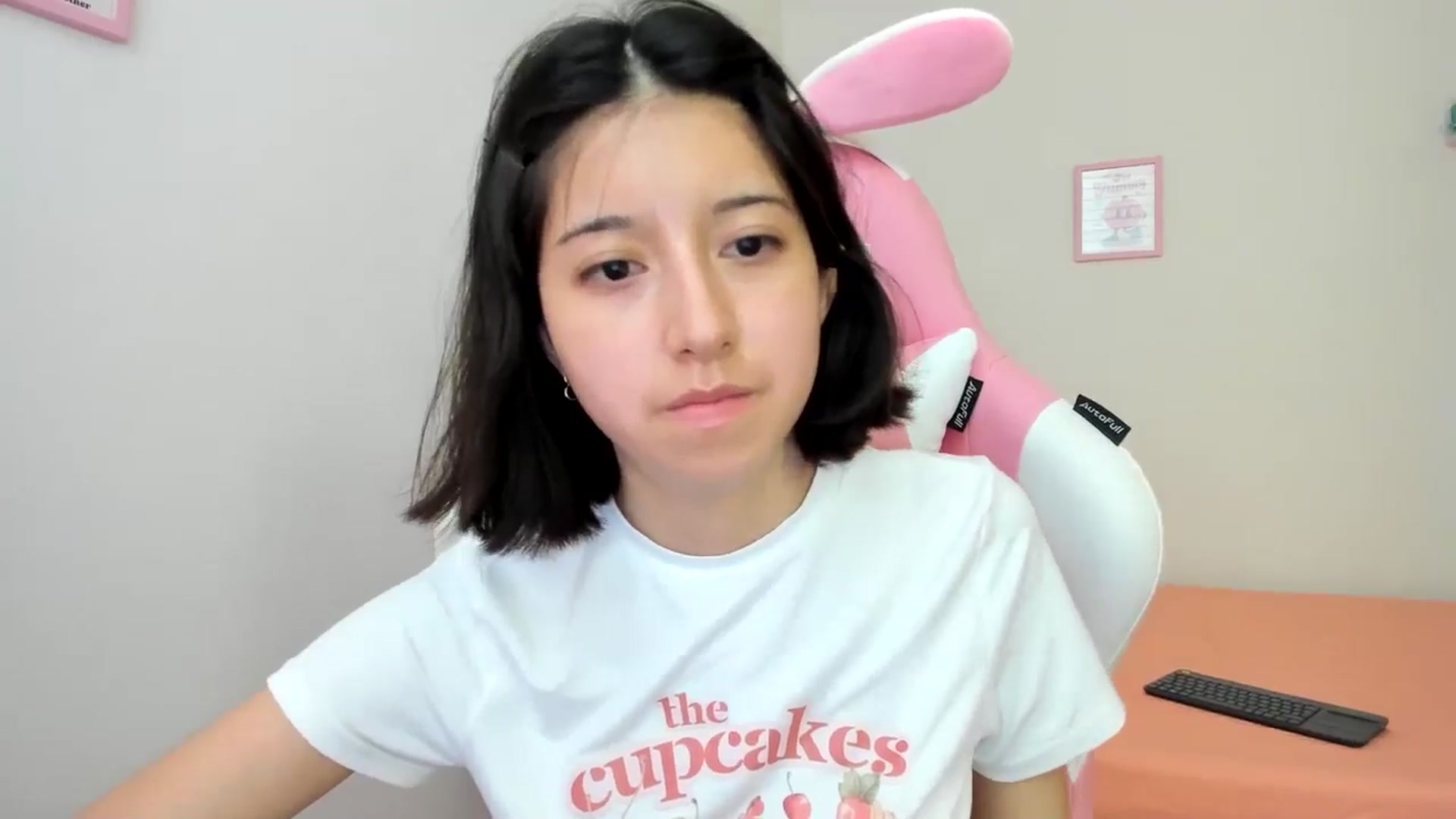 Gallery image thumbnail from Cherrycute666's myfreecams stream on, 07/10/2024, 23:21 image 15 of 20