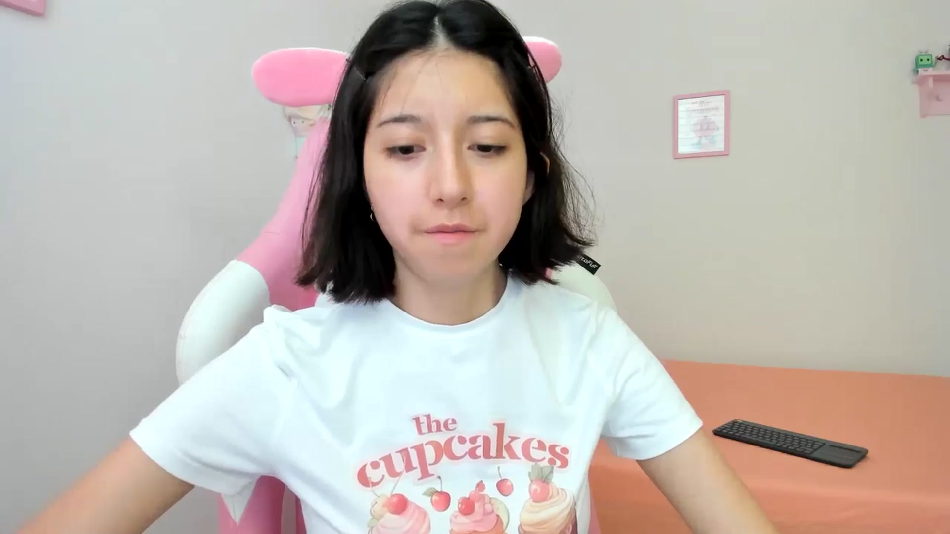 Gallery image thumbnail from Cherrycute666's myfreecams stream on, 07/10/2024, 23:21 image 6 of 20