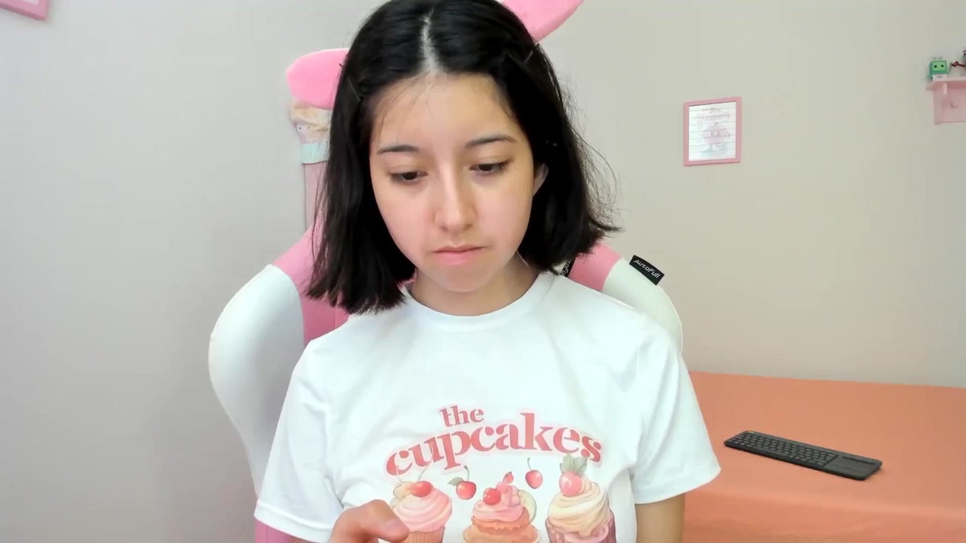 Gallery image thumbnail from Cherrycute666's myfreecams stream on, 07/10/2024, 23:21 image 4 of 20