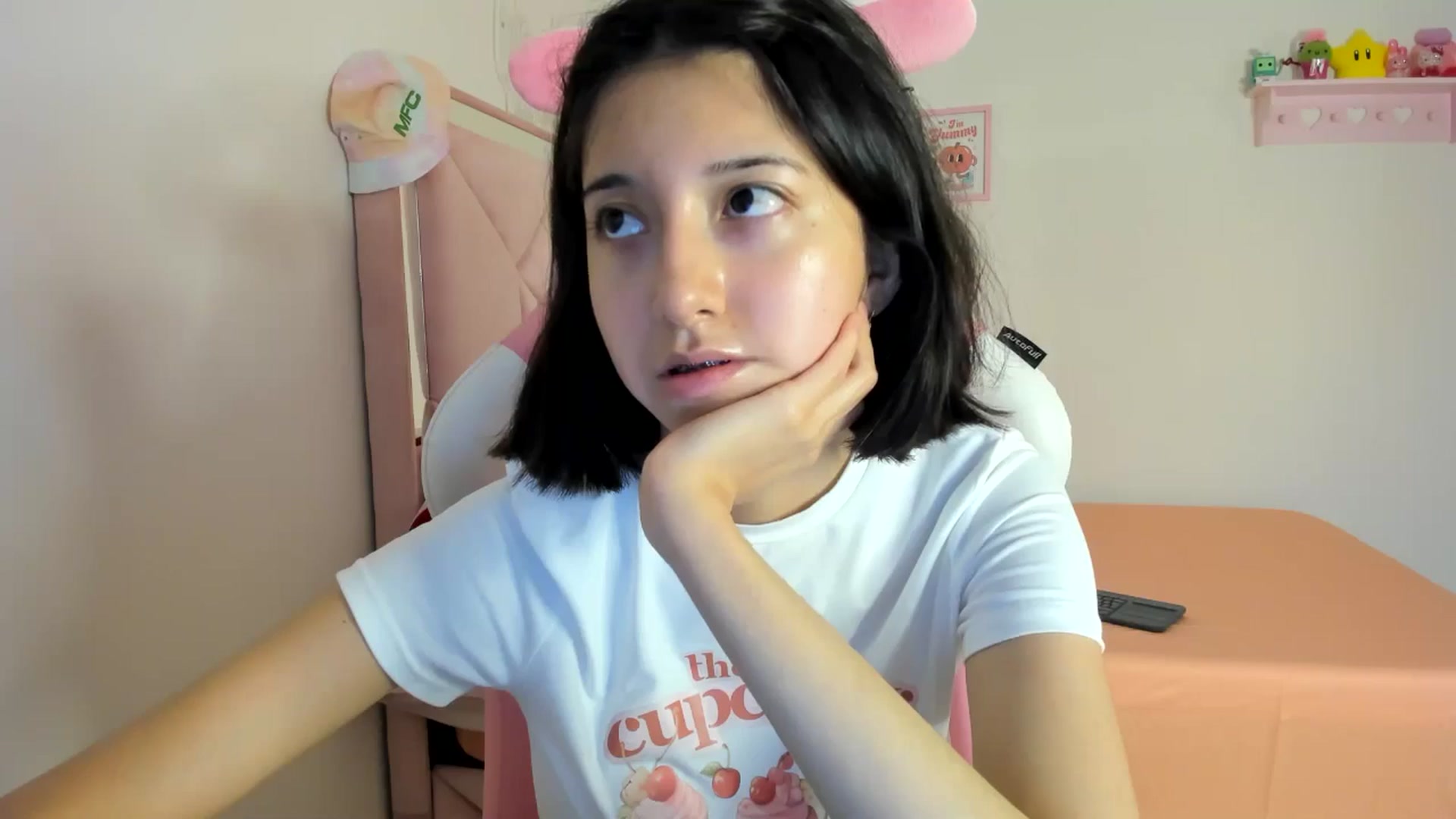 Gallery image thumbnail from Cherrycute666's myfreecams stream on, 07/11/2024, 03:37 image 8 of 20