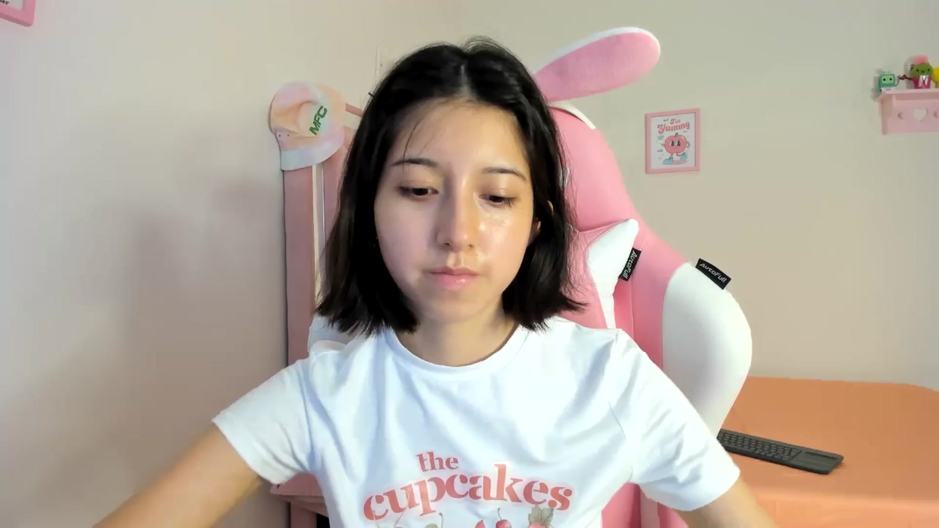 Gallery image thumbnail from Cherrycute666's myfreecams stream on, 07/11/2024, 03:37 image 4 of 20