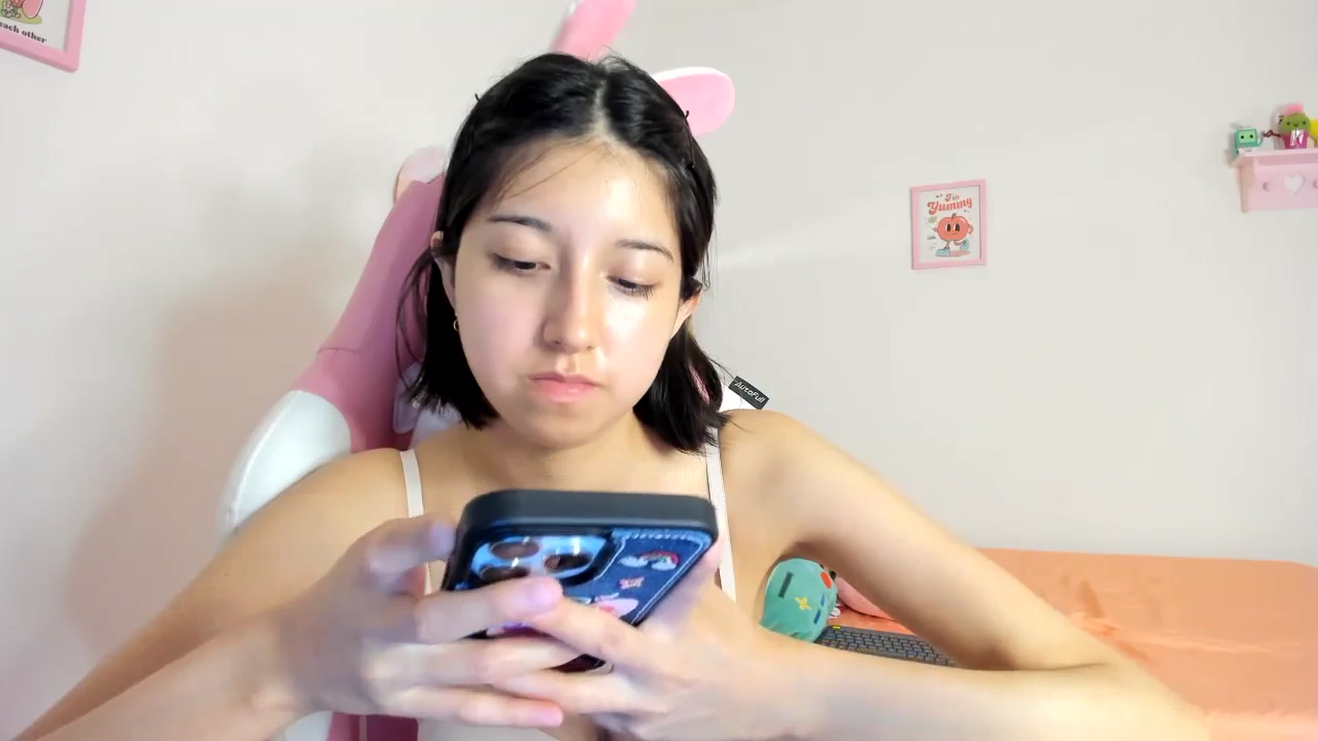 Gallery image thumbnail from Cherrycute666's myfreecams stream on, 07/11/2024, 09:02 image 5 of 20