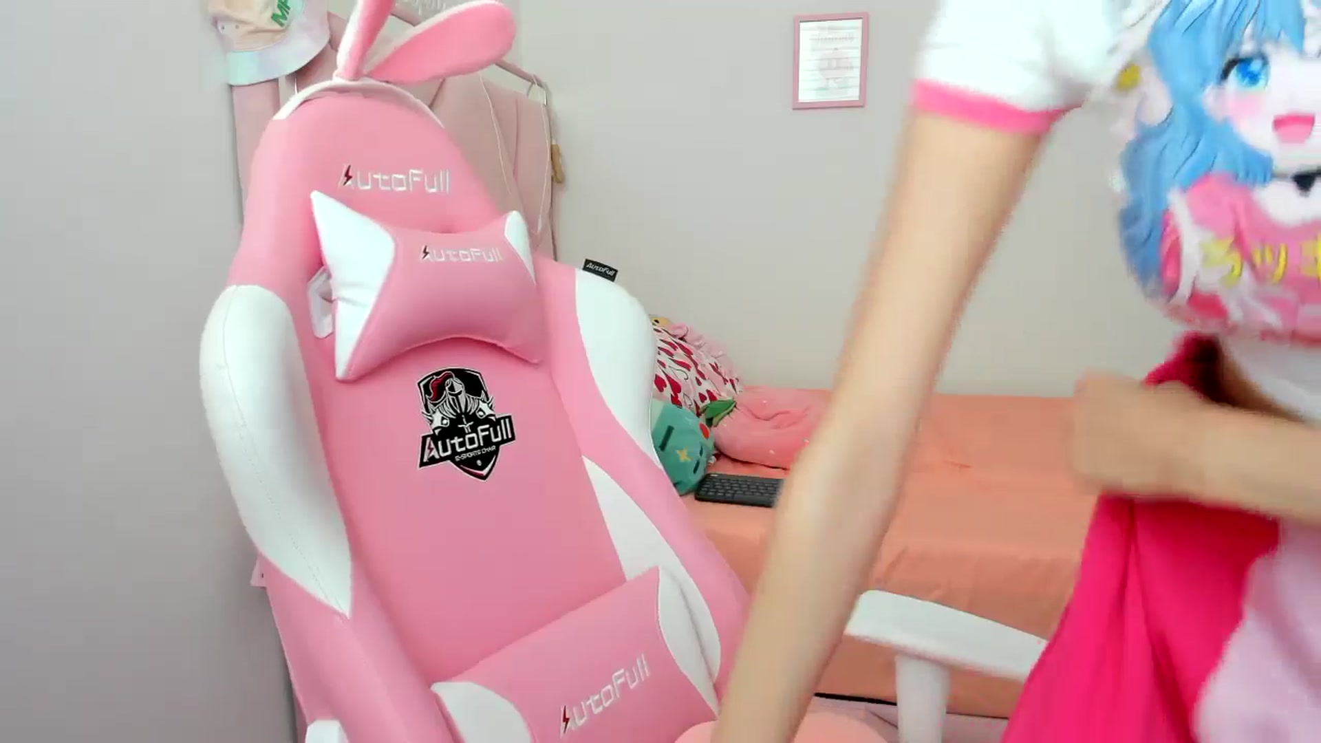 Gallery image thumbnail from Cherrycute666's myfreecams stream on, 07/11/2024, 18:51 image 11 of 20