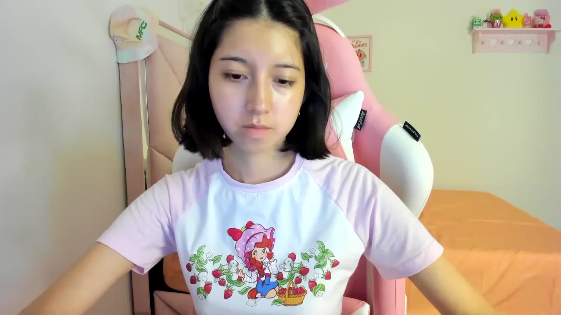 Gallery image thumbnail from Cherrycute666's myfreecams stream on, 07/12/2024, 09:04 image 16 of 20