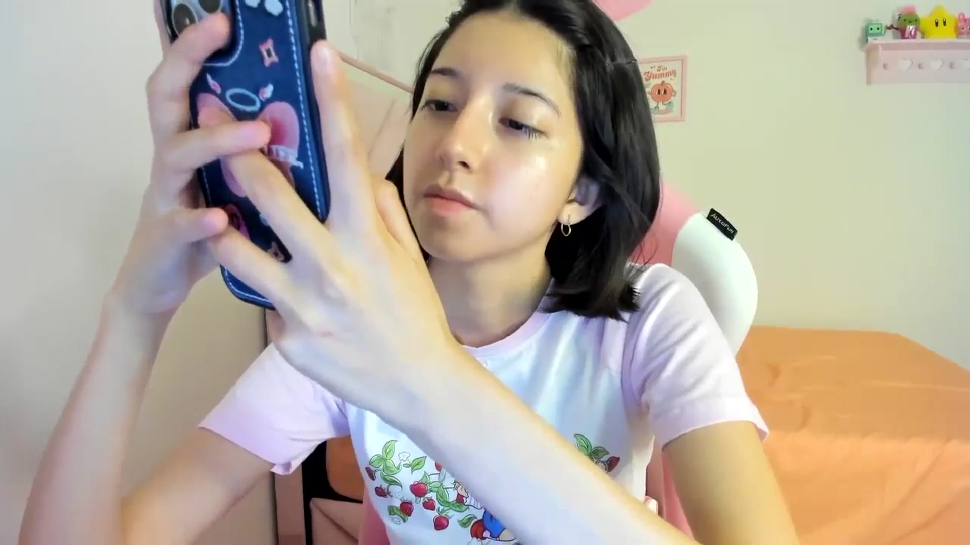 Gallery image thumbnail from Cherrycute666's myfreecams stream on, 07/12/2024, 09:04 image 14 of 20