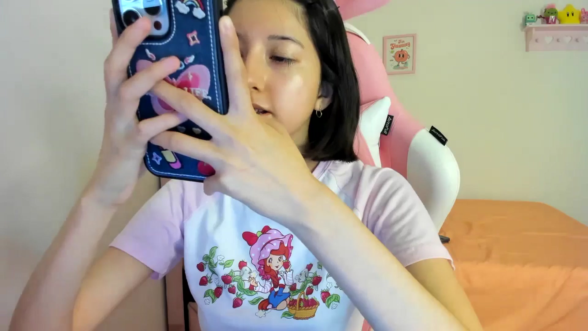 Gallery image thumbnail from Cherrycute666's myfreecams stream on, 07/12/2024, 09:04 image 12 of 20