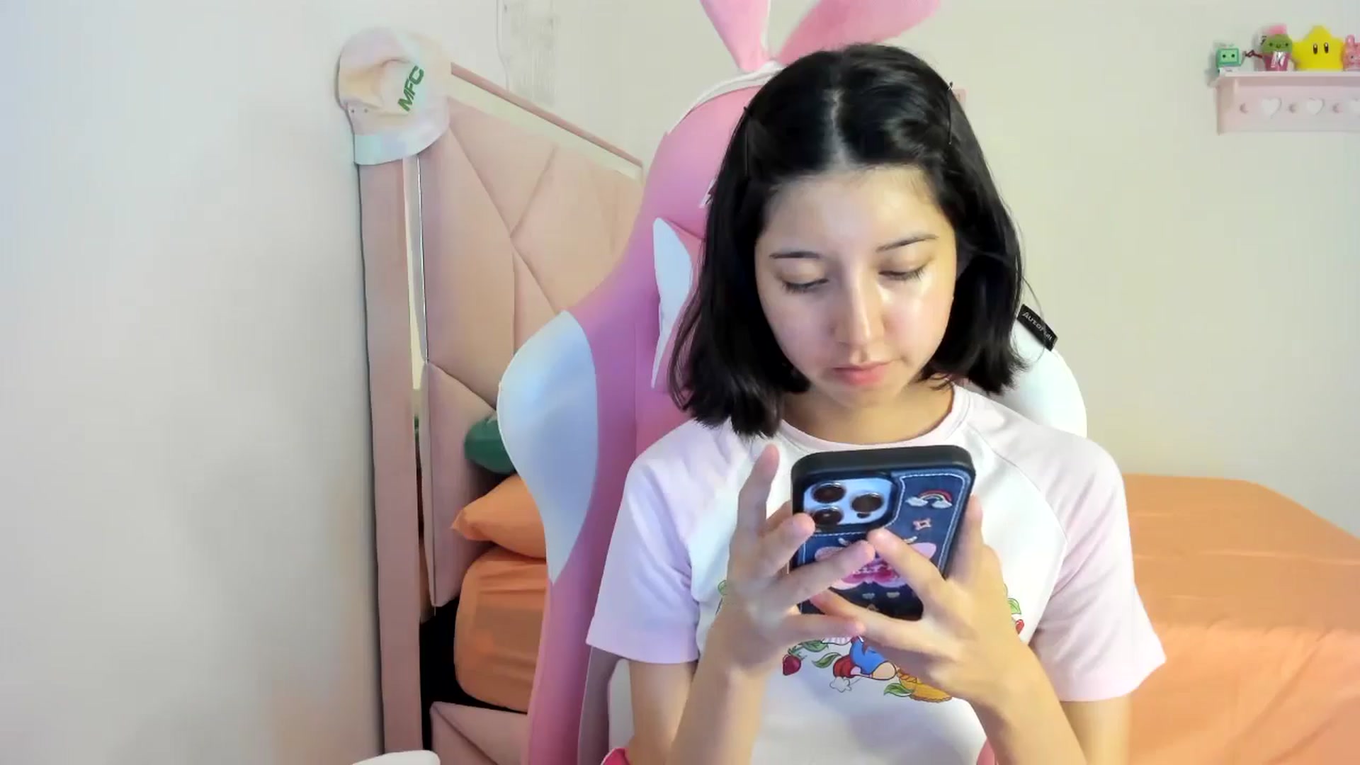 Gallery image thumbnail from Cherrycute666's myfreecams stream on, 07/12/2024, 09:04 image 8 of 20