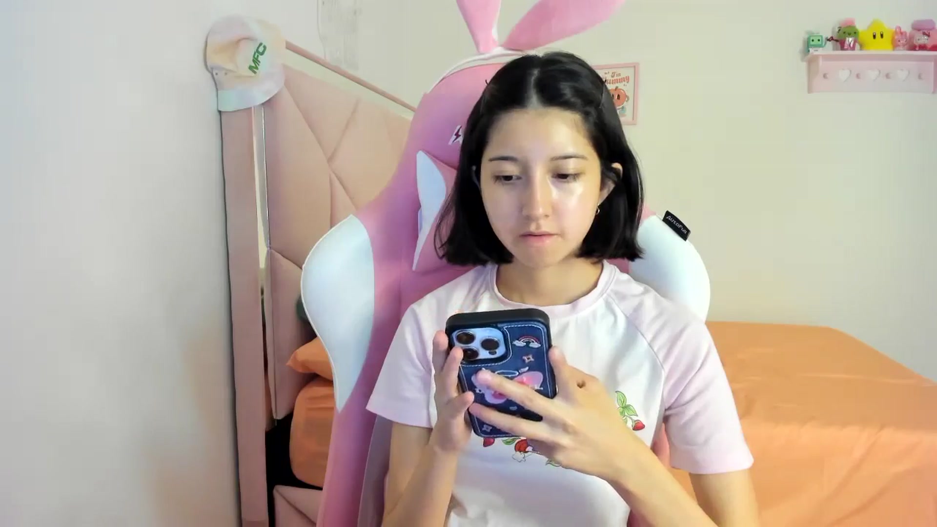 Gallery image thumbnail from Cherrycute666's myfreecams stream on, 07/12/2024, 09:04 image 4 of 20