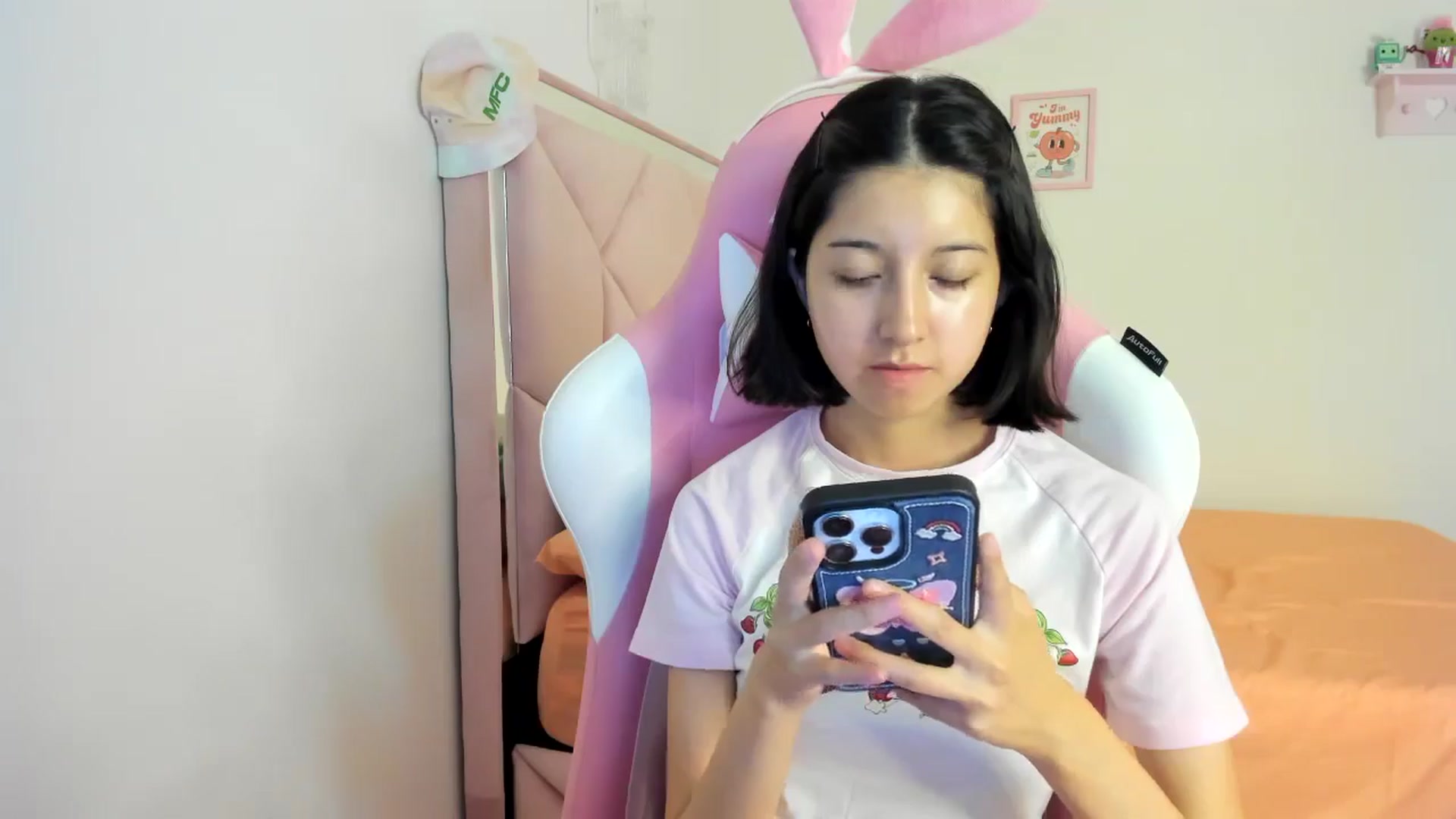 Gallery image thumbnail from Cherrycute666's myfreecams stream on, 07/12/2024, 09:04 image 3 of 20