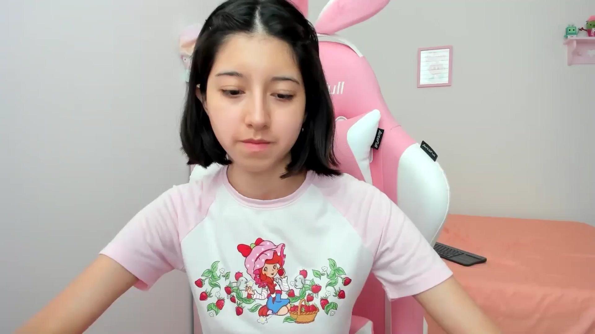 Gallery image thumbnail from Cherrycute666's myfreecams stream on, 07/12/2024, 21:56 image 4 of 20
