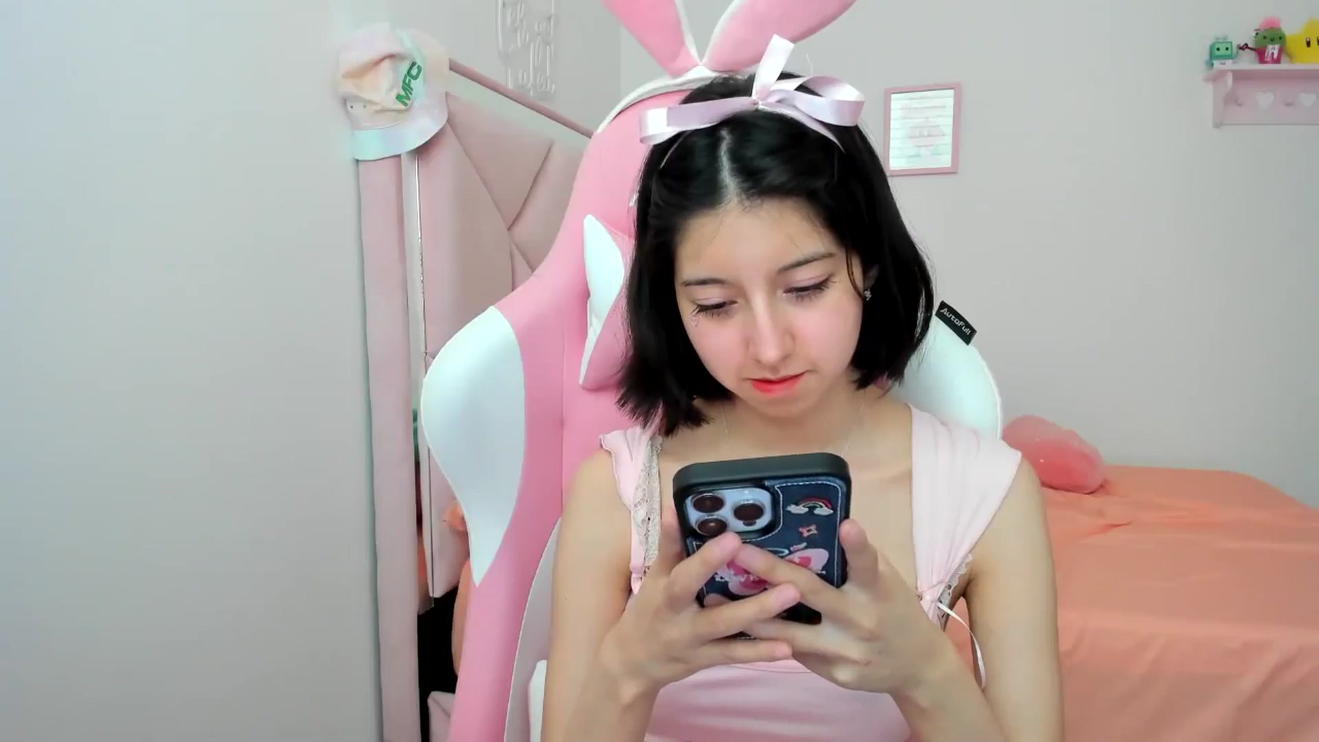 Gallery image thumbnail from Cherrycute666's myfreecams stream on, 07/12/2024, 22:29 image 8 of 20
