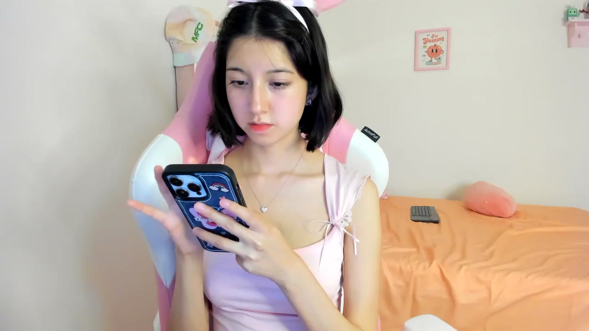 Gallery image thumbnail from Cherrycute666's myfreecams stream on, 07/13/2024, 04:31 image 4 of 20