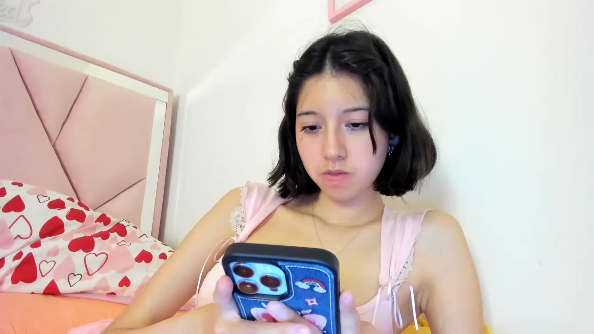 Gallery image thumbnail from Cherrycute666's myfreecams stream on, 07/13/2024, 07:46 image 10 of 20