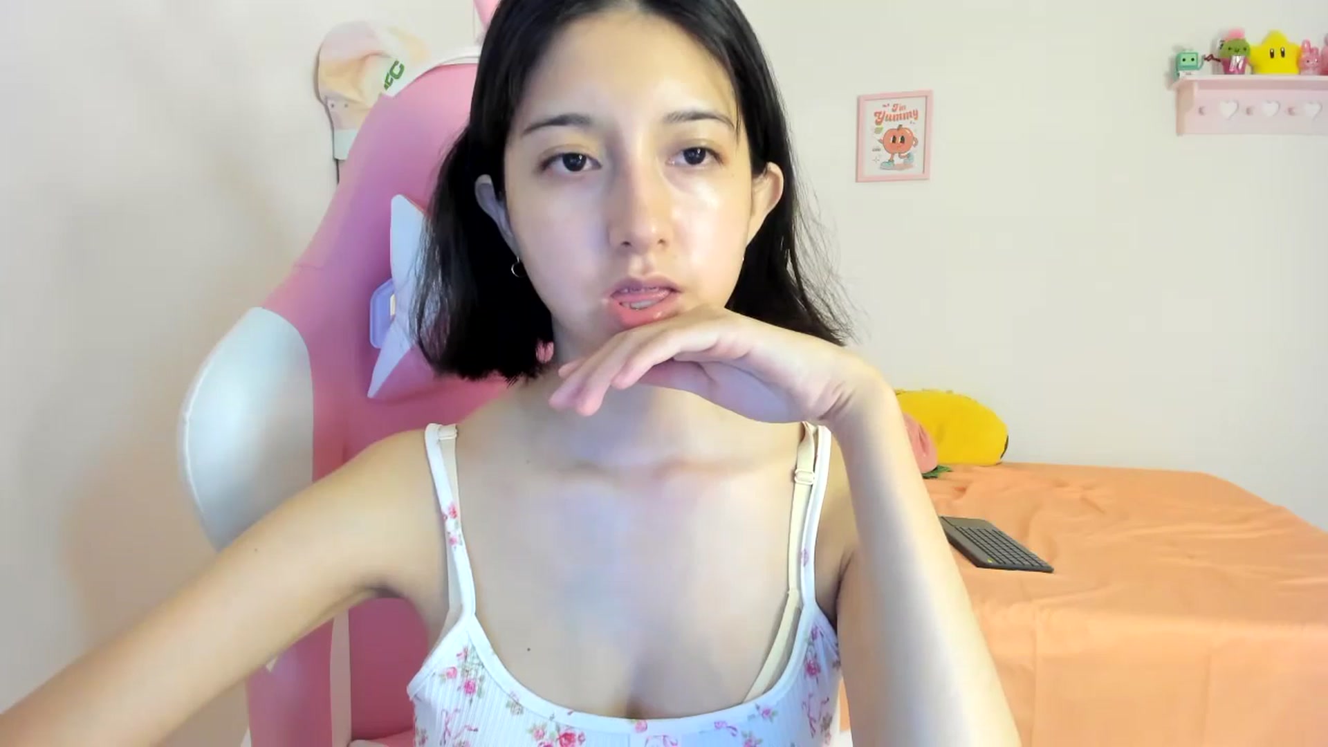 Gallery image thumbnail from Cherrycute666's myfreecams stream on, 07/13/2024, 10:37 image 14 of 20
