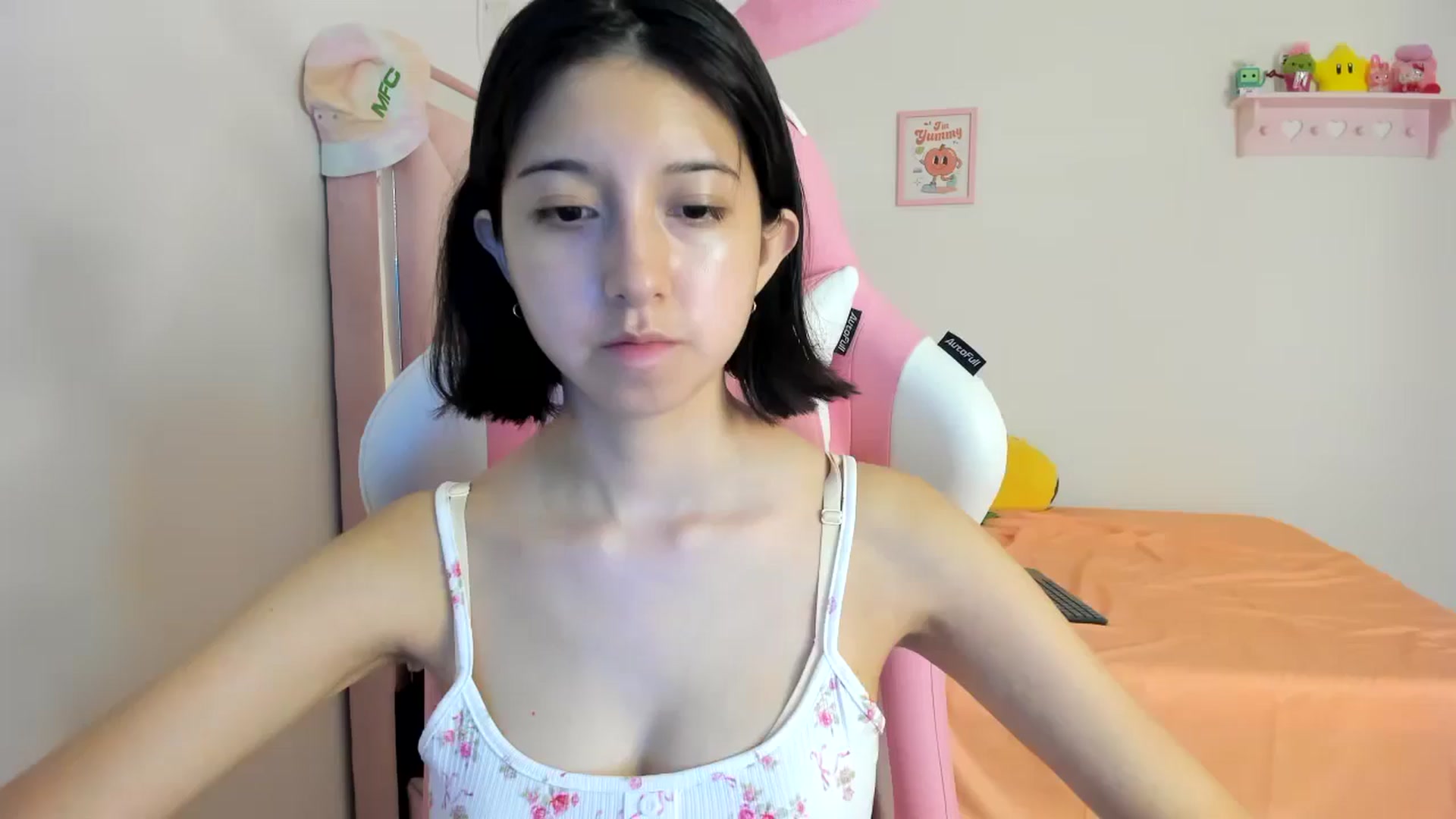 Gallery image thumbnail from Cherrycute666's myfreecams stream on, 07/13/2024, 10:37 image 13 of 20