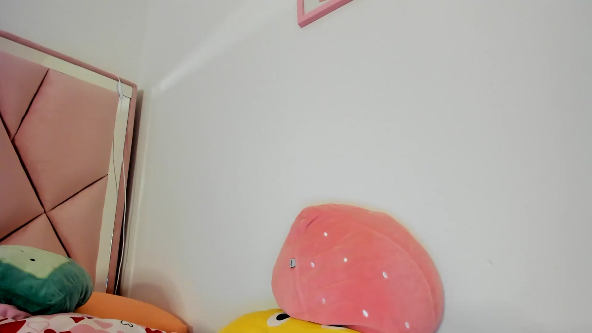 Gallery image thumbnail from Cherrycute666's myfreecams stream on, 07/14/2024, 01:50 image 16 of 20