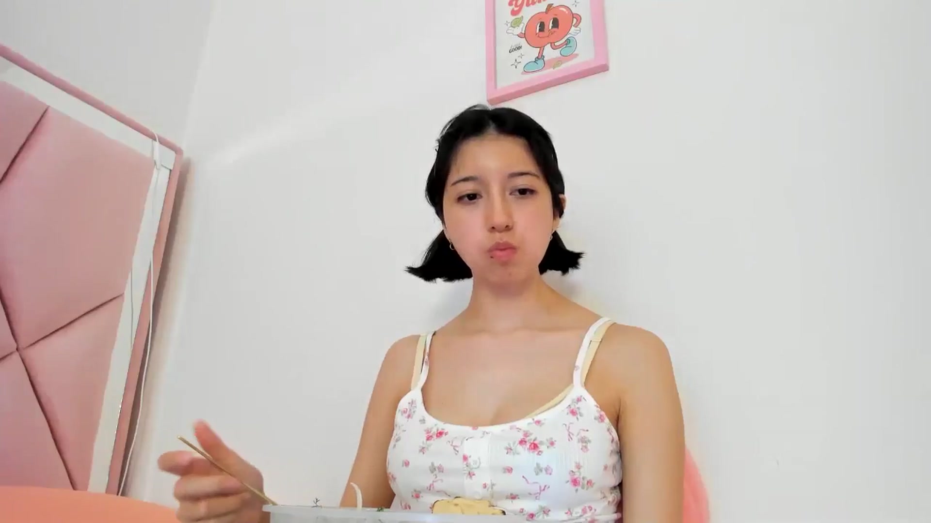 Gallery image thumbnail from Cherrycute666's myfreecams stream on, 07/14/2024, 01:50 image 10 of 20