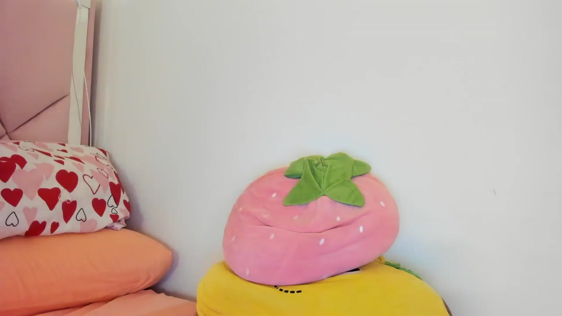 Gallery image thumbnail from Cherrycute666's myfreecams stream on, 07/14/2024, 10:44 image 5 of 20