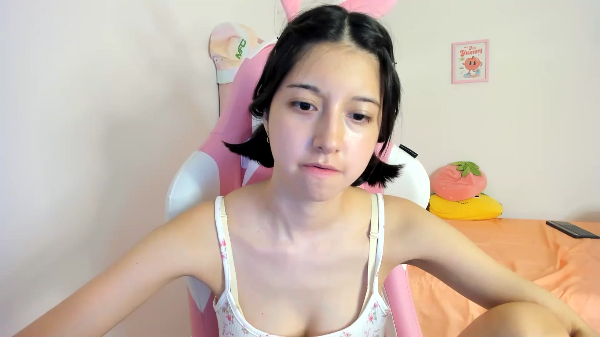 Gallery image thumbnail from Cherrycute666's myfreecams stream on, 07/14/2024, 10:44 image 16 of 20