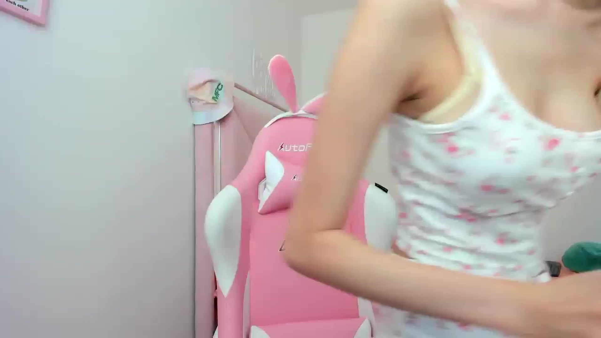 Gallery image thumbnail from Cherrycute666's myfreecams stream on, 07/14/2024, 17:13 image 1 of 20