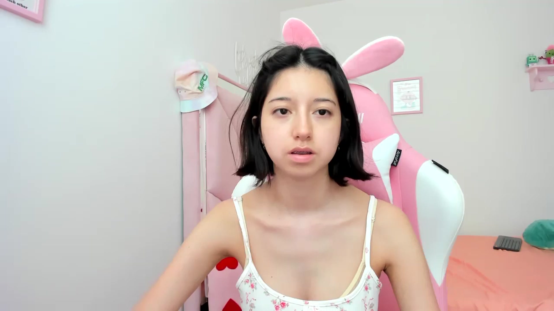 Gallery image thumbnail from Cherrycute666's myfreecams stream on, 07/14/2024, 17:13 image 3 of 20