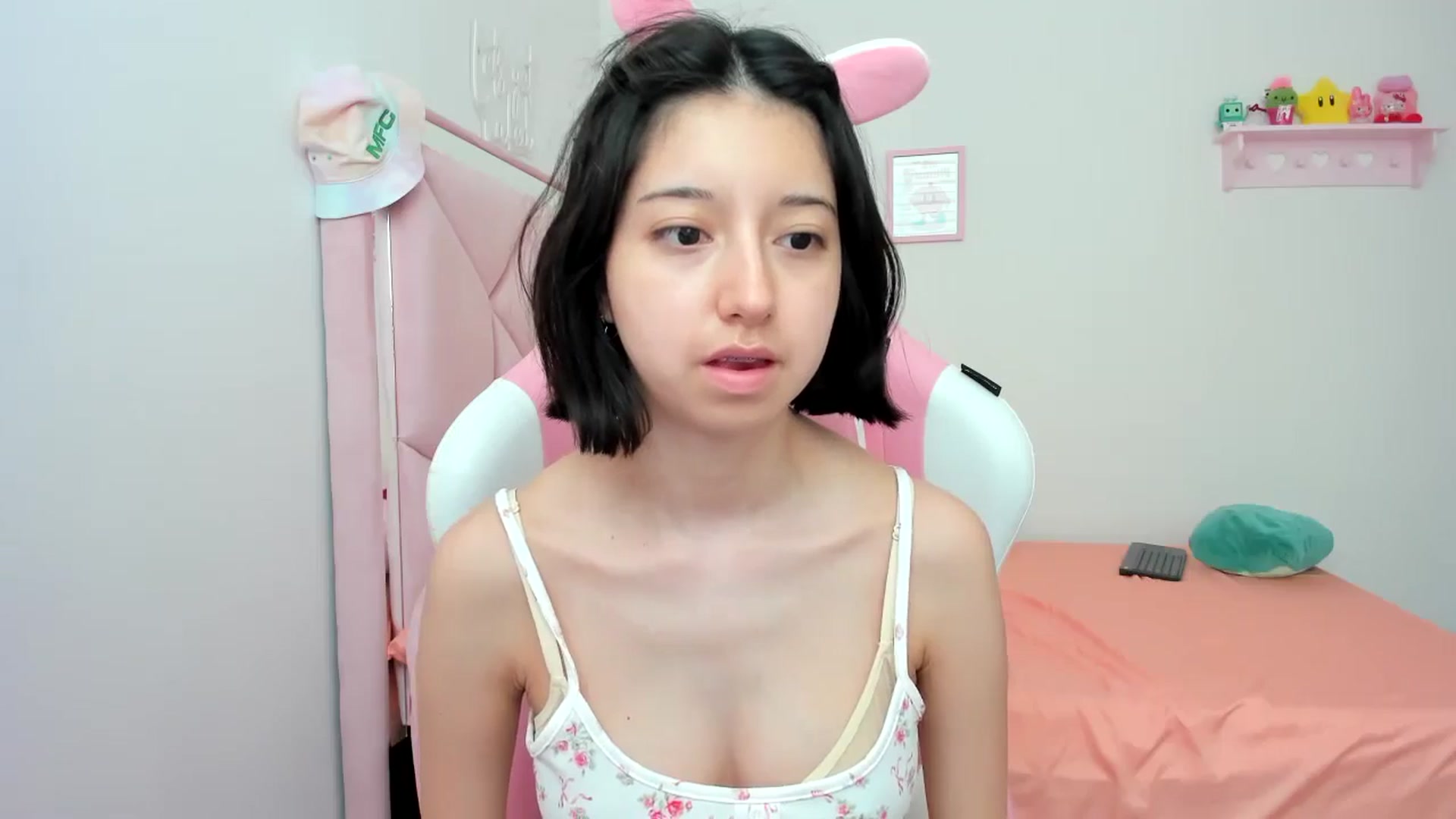 Gallery image thumbnail from Cherrycute666's myfreecams stream on, 07/14/2024, 17:13 image 7 of 20