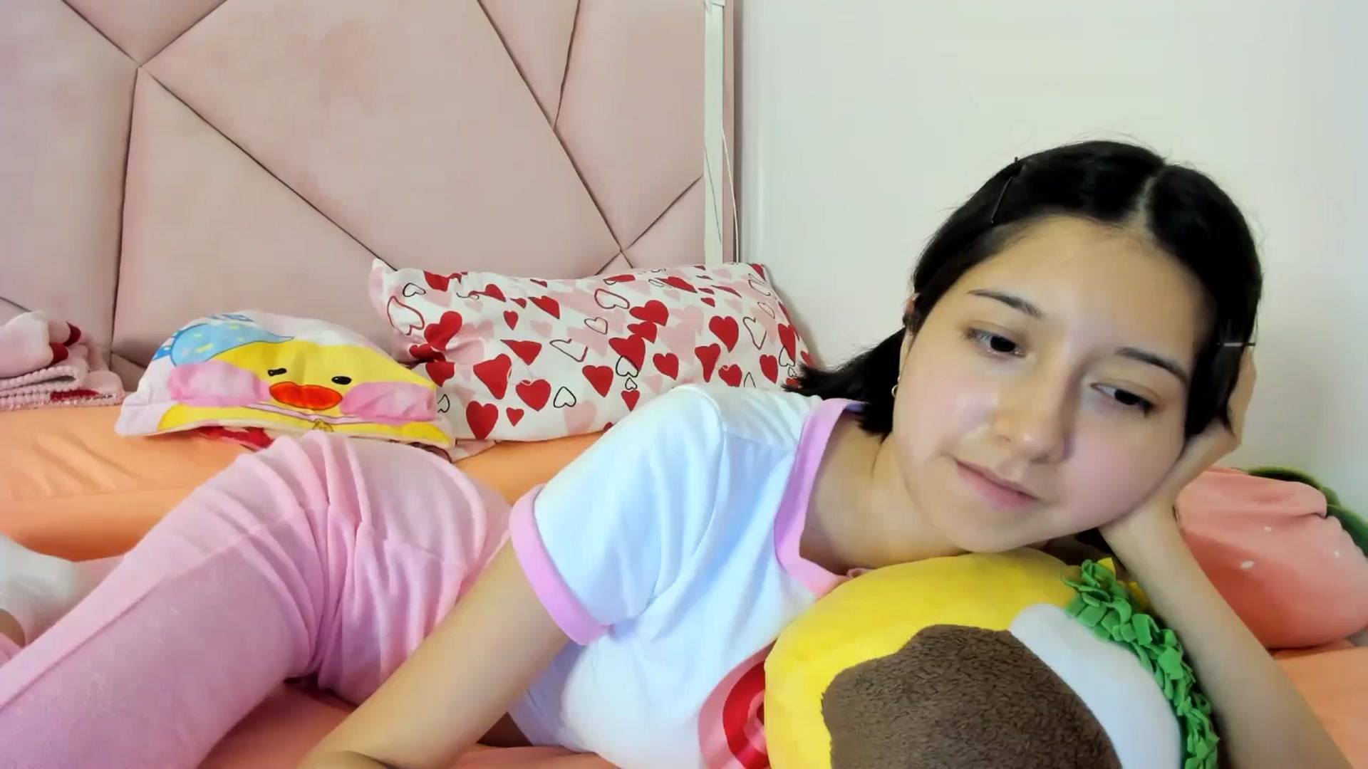 Gallery image thumbnail from Cherrycute666's myfreecams stream on, 07/15/2024, 06:21 image 16 of 20