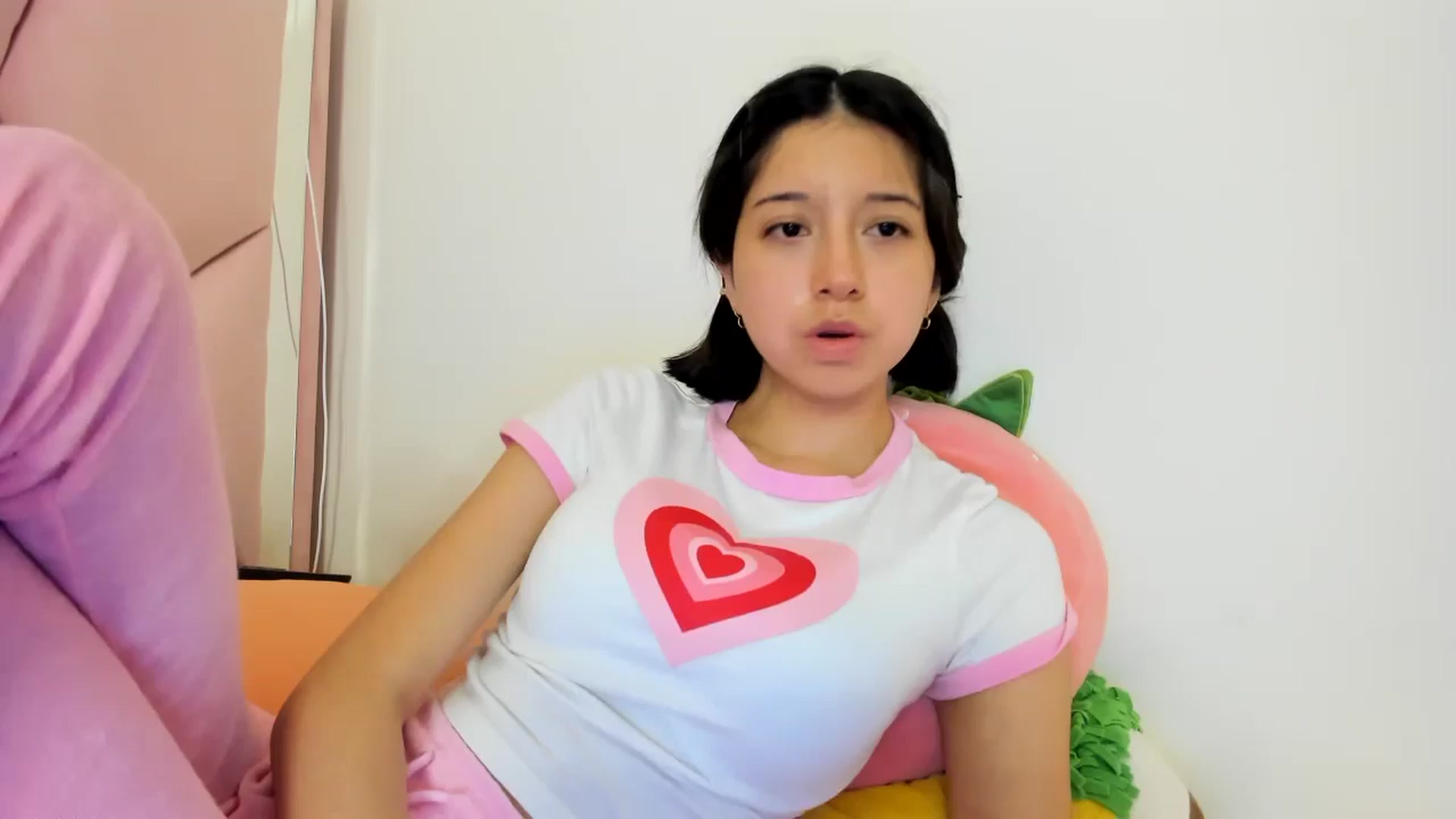 Gallery image thumbnail from Cherrycute666's myfreecams stream on, 07/15/2024, 07:54 image 18 of 20