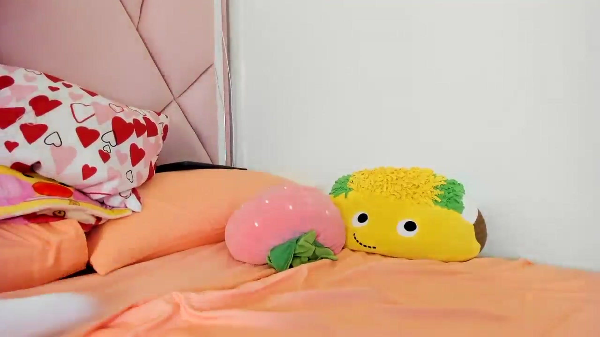 Gallery image thumbnail from Cherrycute666's myfreecams stream on, 07/15/2024, 07:54 image 17 of 20