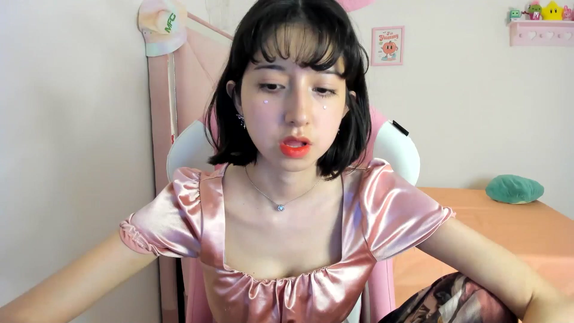 Gallery image thumbnail from Cherrycute666's myfreecams stream on, 07/16/2024, 09:34 image 5 of 20
