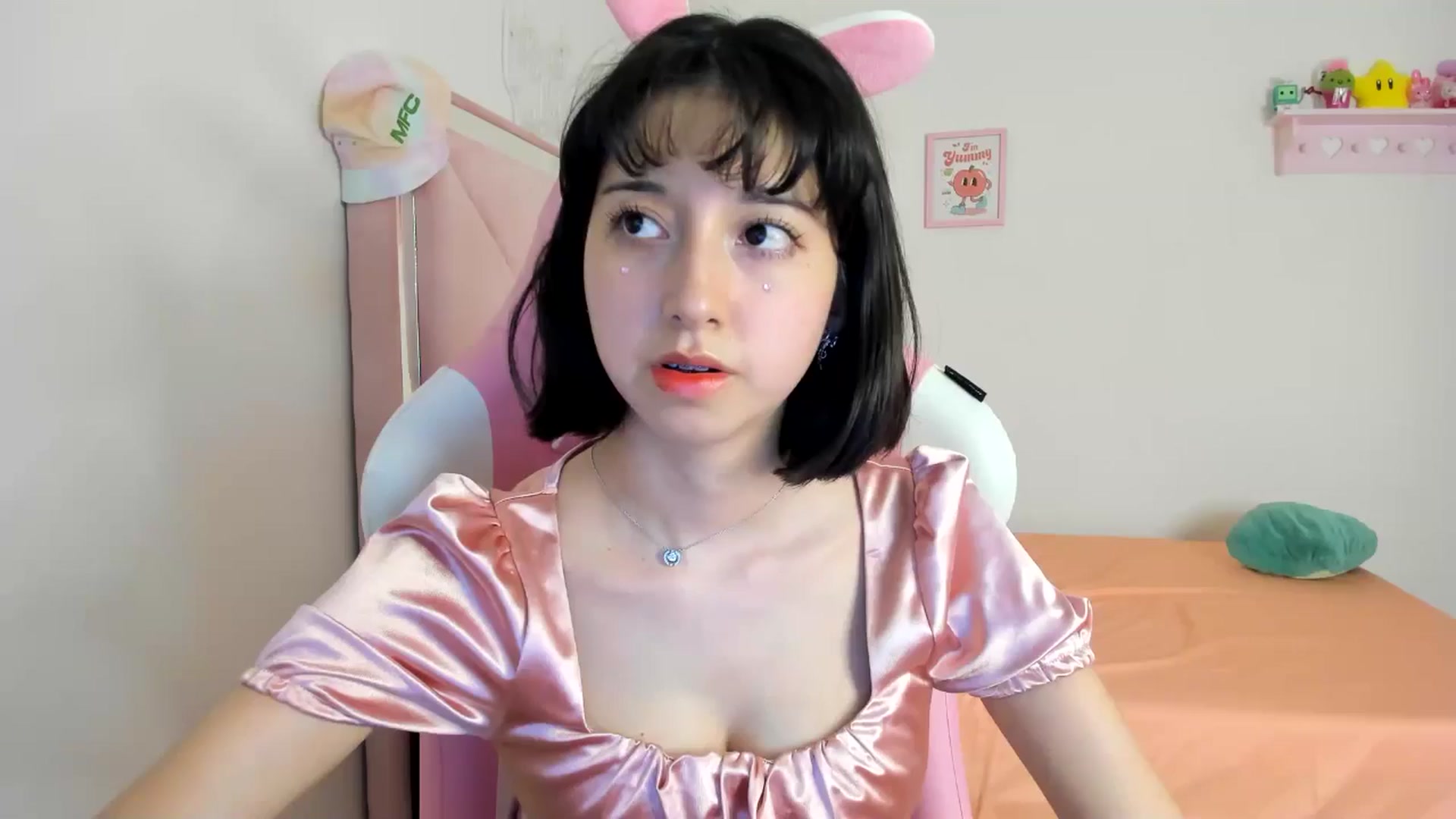 Gallery image thumbnail from Cherrycute666's myfreecams stream on, 07/16/2024, 09:34 image 1 of 20